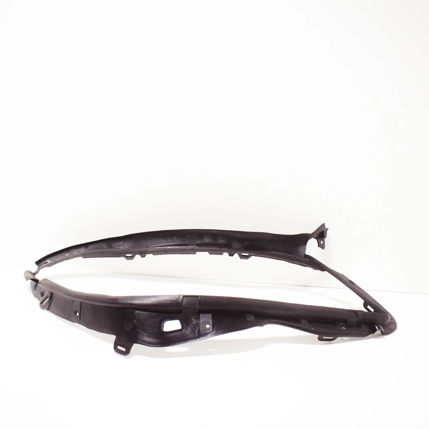 NEW MERCEDES BENZ C W204 FRONT RIGHT HEADLIGHT SEAL TRIM A2048260158