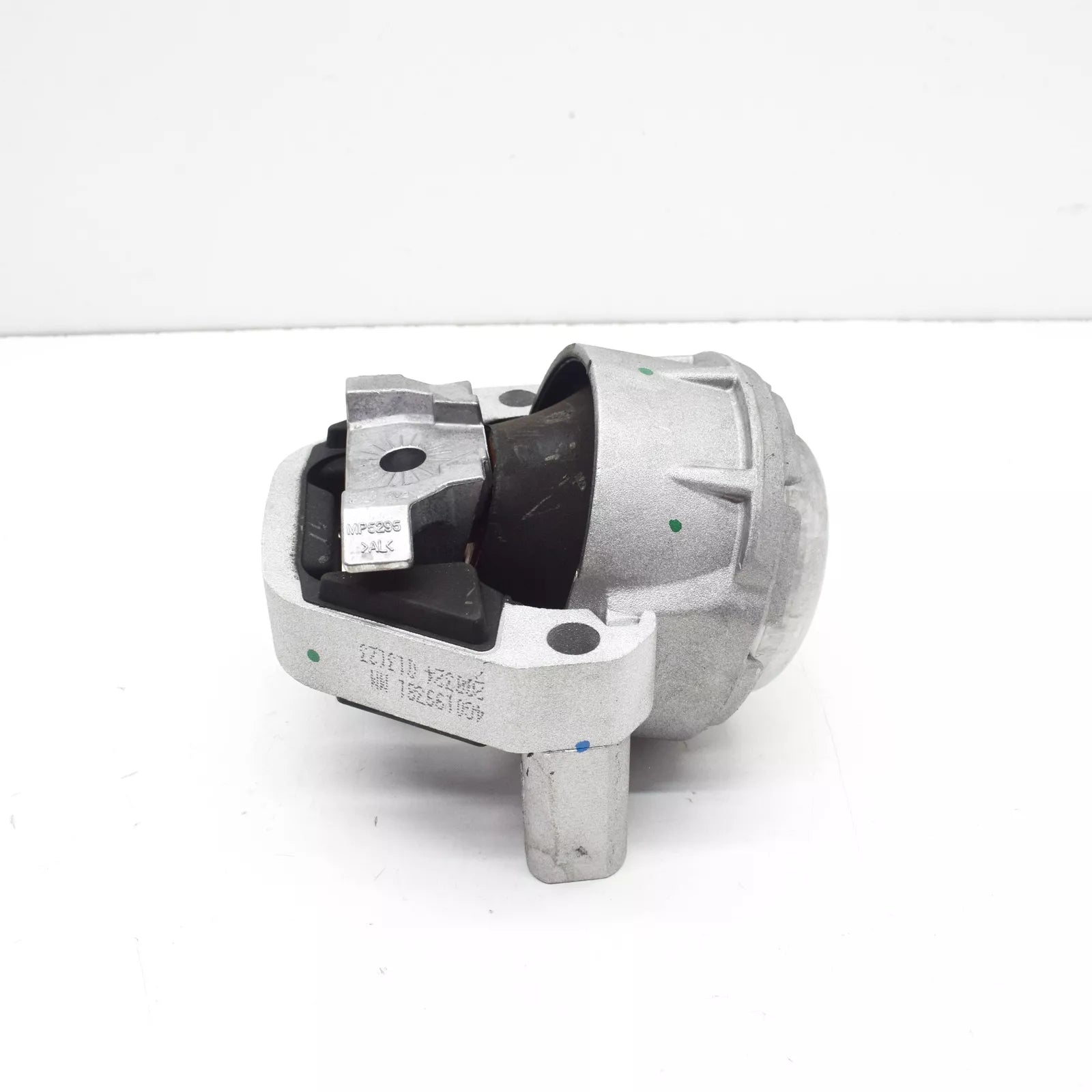 NEW AUDI A6 C7 RIGHT SIDE ENGINE MOUNT 4G0199381MM ORIGINAL