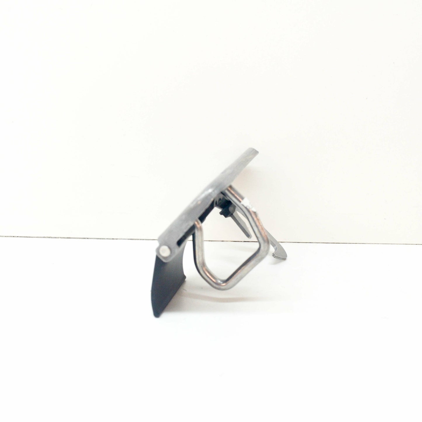 NEW VOLKSWAGEN PASSAT B7 ENGINE HOOD CATCH HOOK 3AA823480 ORIGINAL