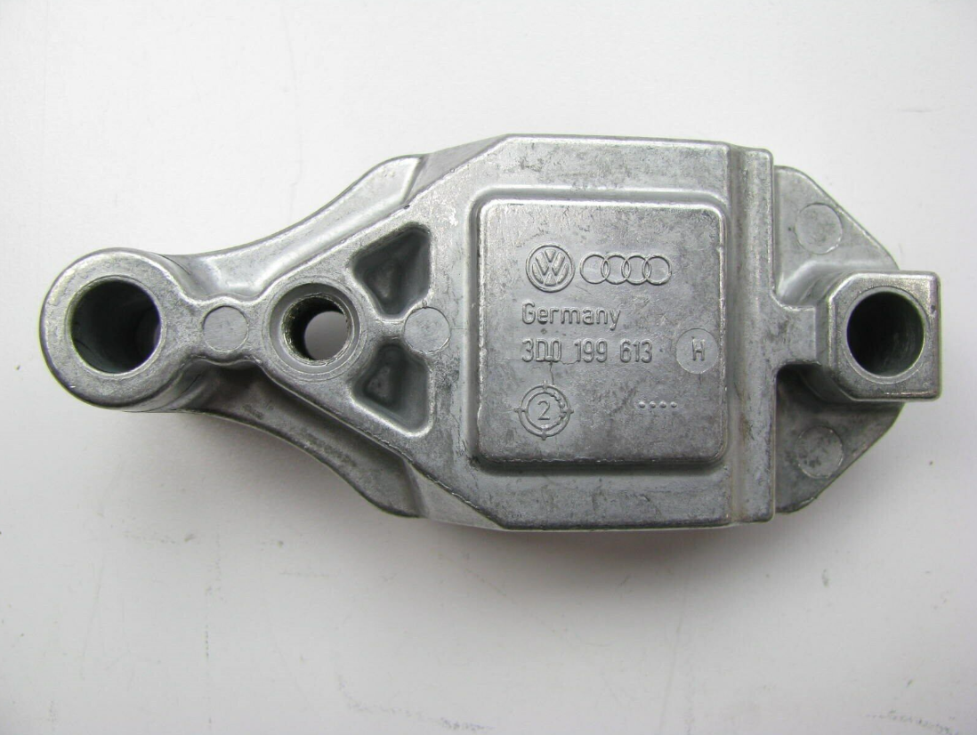 NEW VW PHAETON 3D REAR SWAY BAR MOUNT BRACKET 3D0199613H ORIGINAL