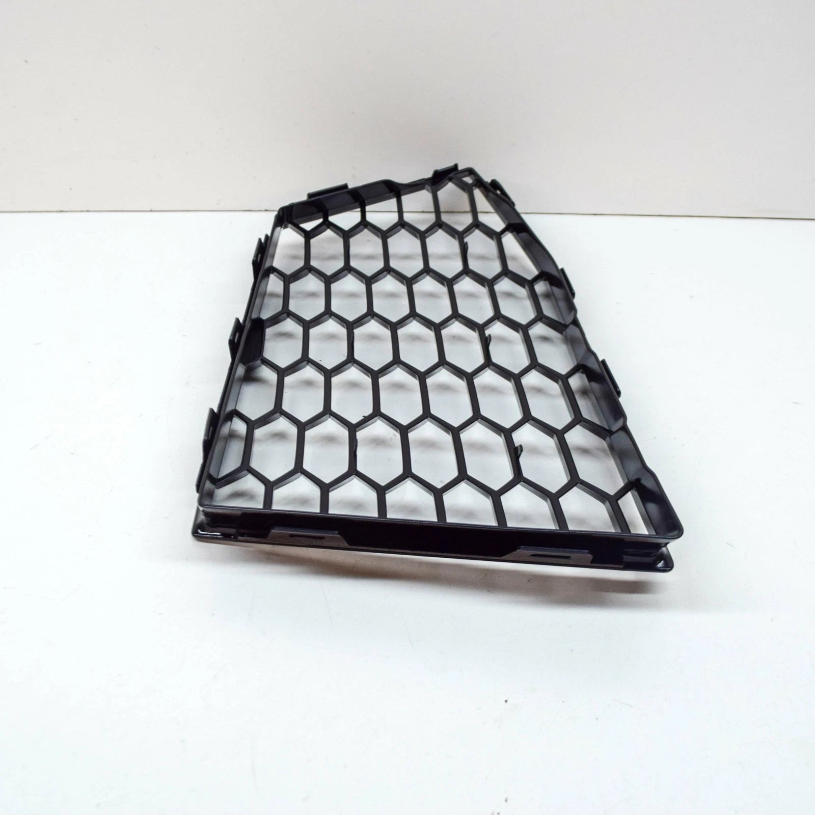 NEW AUDI TT RS 8S FRONT BUMPER LEFT SIDE AIR VENT GRILLE 8S0807681FT94