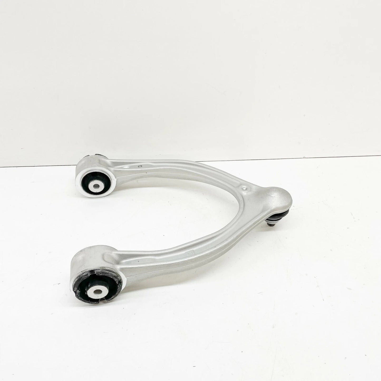 NEW MERCEDES-BENZ C-CLASS W205 FRONT RIGHT UPPER CONTROL ARM A2053305601