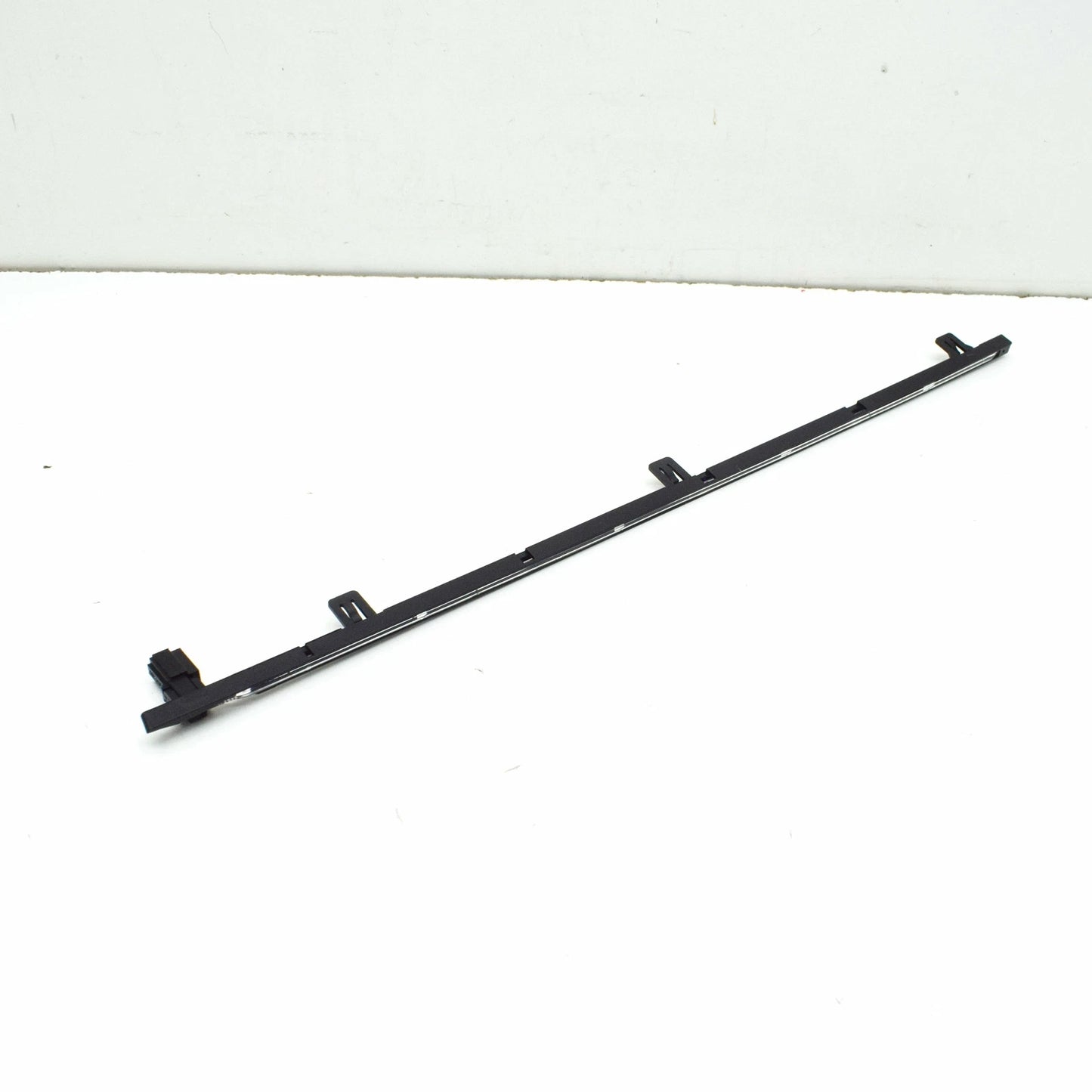 NEW AUDI Q7 4L REAR LEFT DOOR HANDLE LIGHT BAR 4L0919177