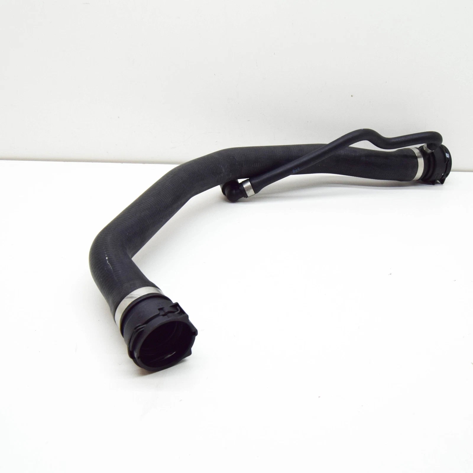 NEW BMW E65 E66 SEDAN RADIATOR COOLING SYSTEM WATER HOSE 2249459 17122249459