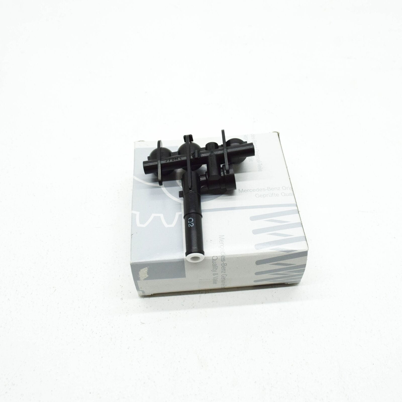 NEW MERCEDES-BENZ S-CLASS W220 LEFT HEADLIGHT WASHER NOZZLE A2208601747 ORIGINAL