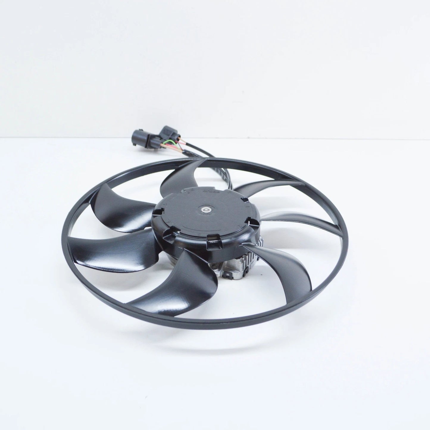NEW AUDI Q2 RADIATOR FAN 5Q0959455BJ ORIGINAL