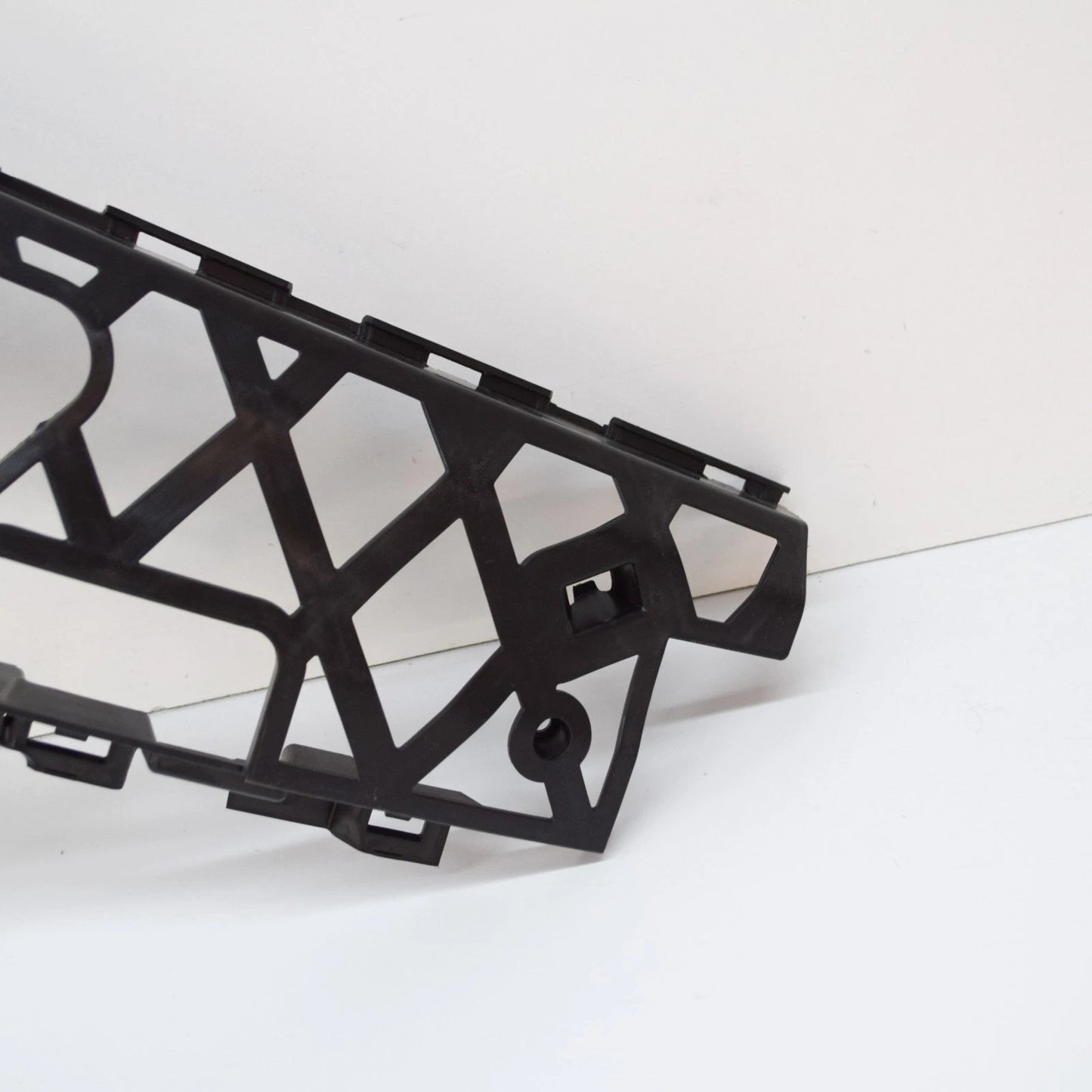 NEW VOLKSWAGEN CC FRONT BUMPER RIGHT GUIDE PIECE 3C8807178A ORIGINAL