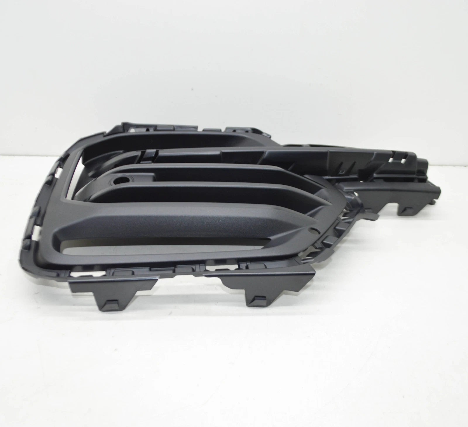 NEW BMW X5 G05 FRONT BUMPER LEFT CLOSED GRILLE 51115A1E043 ORIGINAL