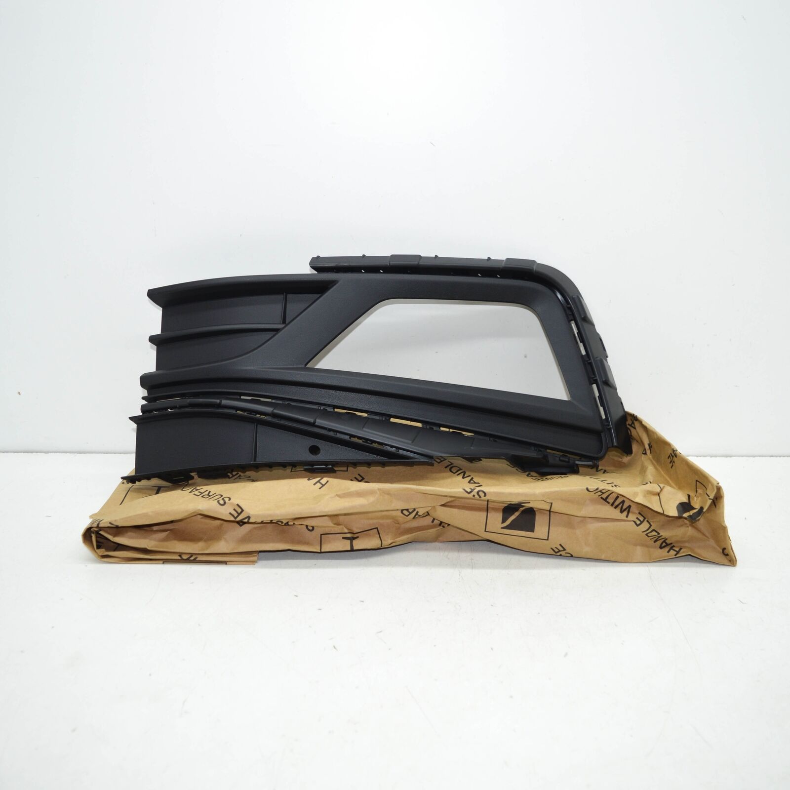 NEW VOLKSWAGEN POLO AW FRONT LEFT AIR VENT GRILLE 2G0853665E9B9 ORIGINAL