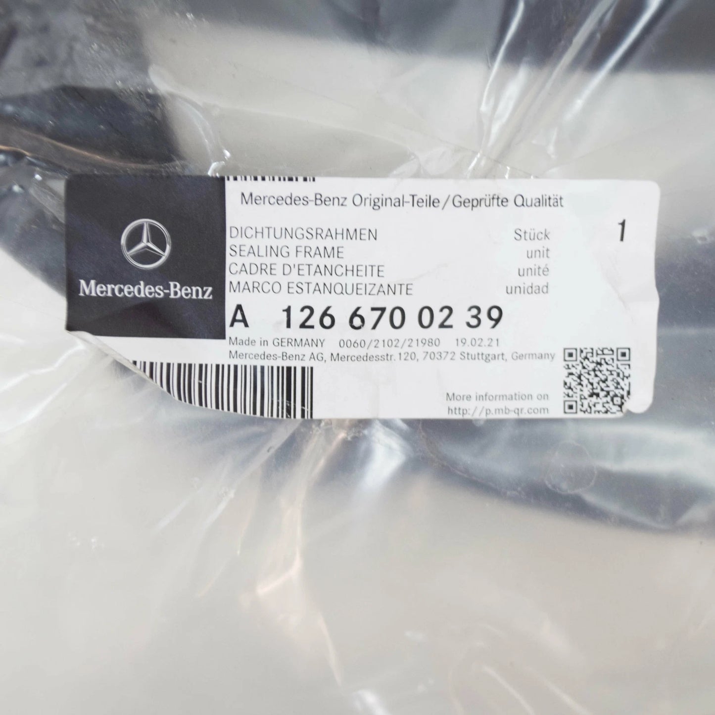NEW MERCEDES BENZ S W126 REAR WINDOW GLASS WEATHERSTRIP SEAL A1266700239