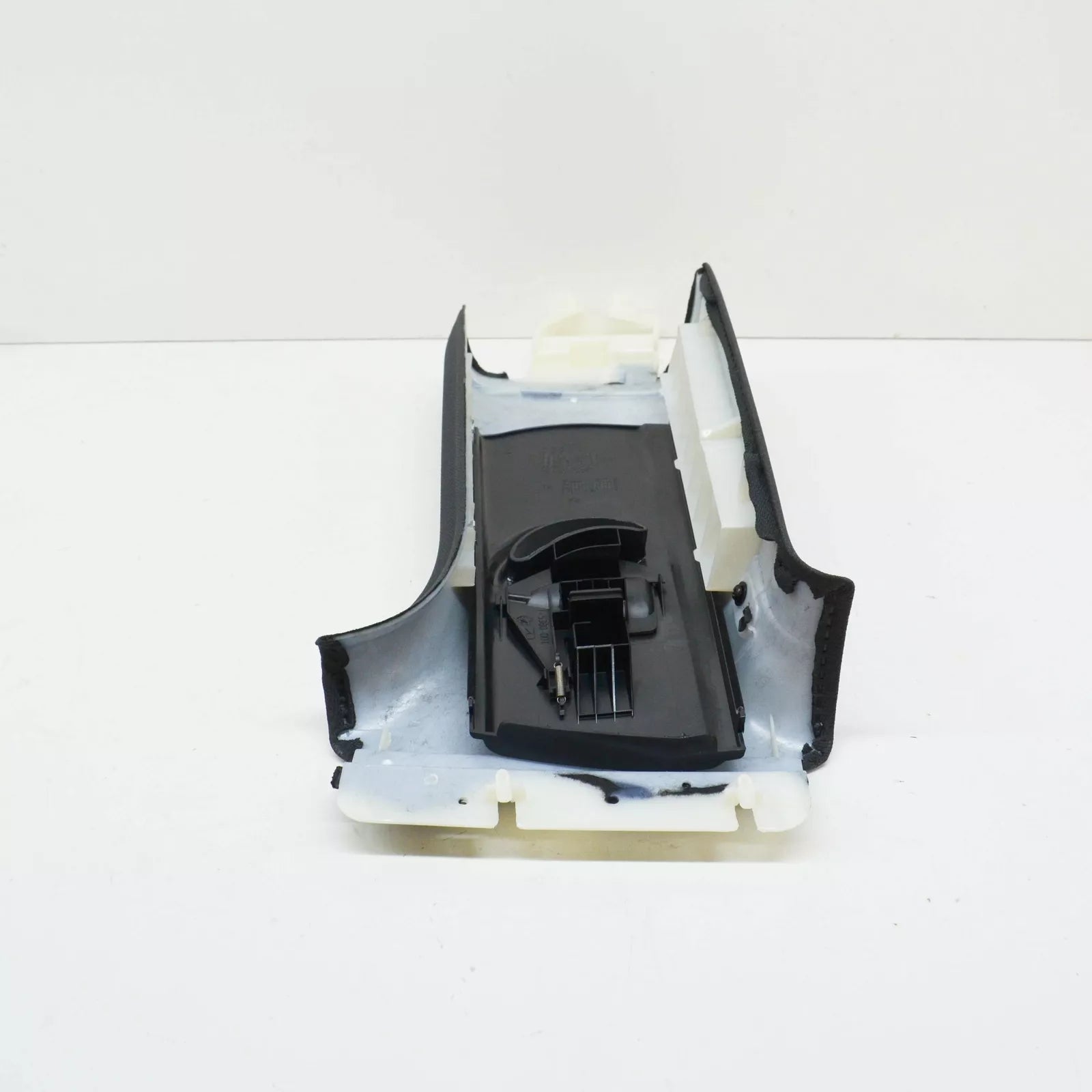 NEW AUDI A3 8P LEFT SIDE B PILLAR UPPER TRIM 8P3867243G4N6