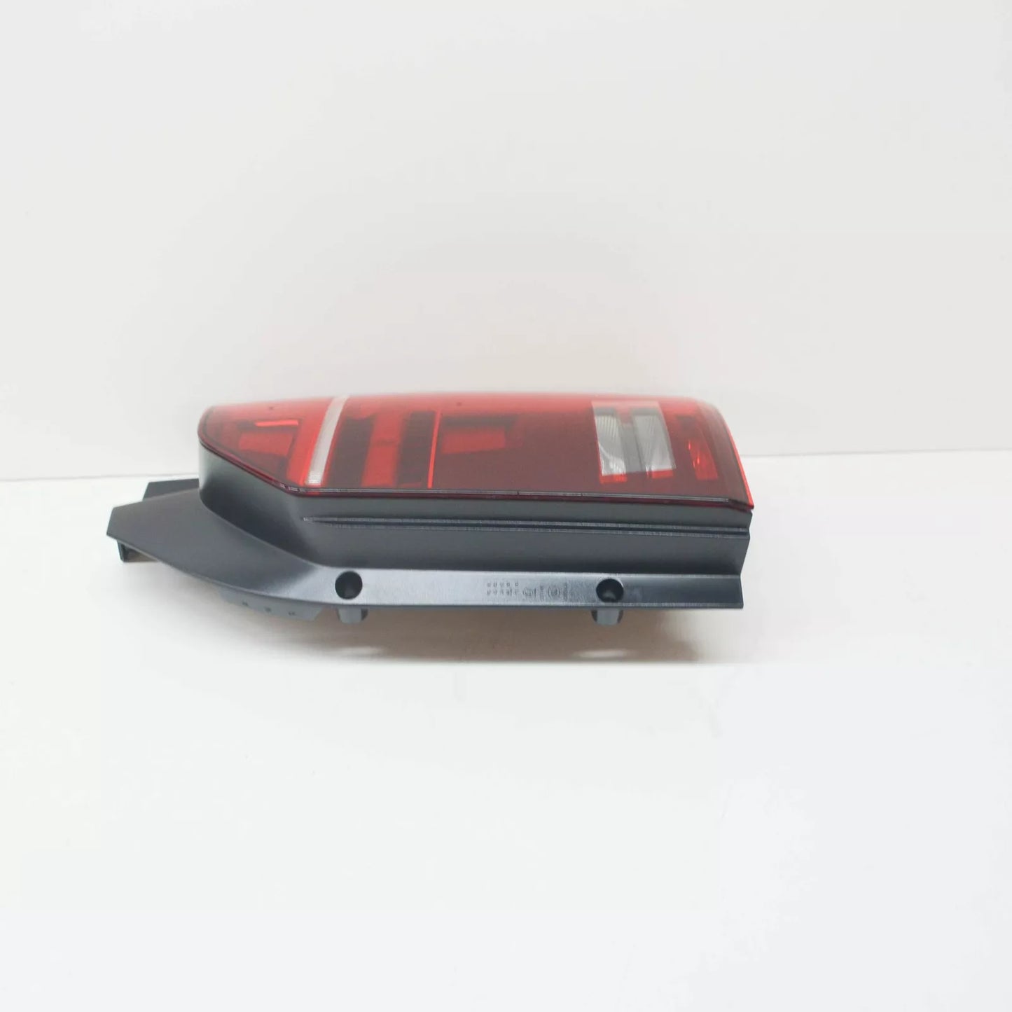 NEW VW MULTIVAN TRANSPORTER REAR RIGHT TAILLIGHT 7LA945208C ORIGINAL