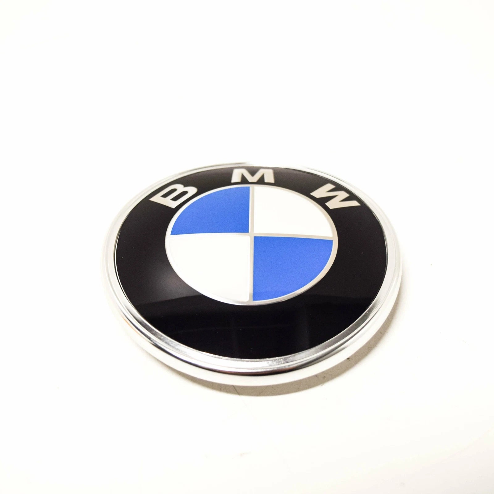 NEW BMW 3 E30 REAR TRUNK LID EMBLEM BADGE 51141872969 1872969