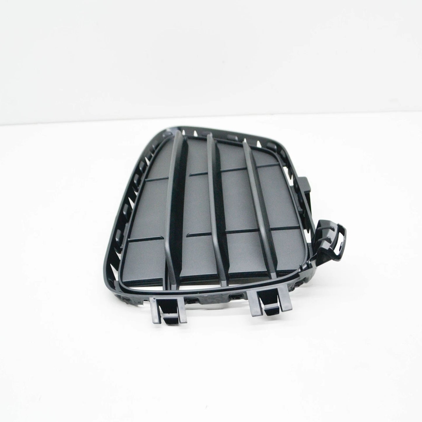 NEW BMW X4 F26 FRONT BUMPER RIGHT CLOSED GRILLE 51117338512 7338512 ORIGINAL