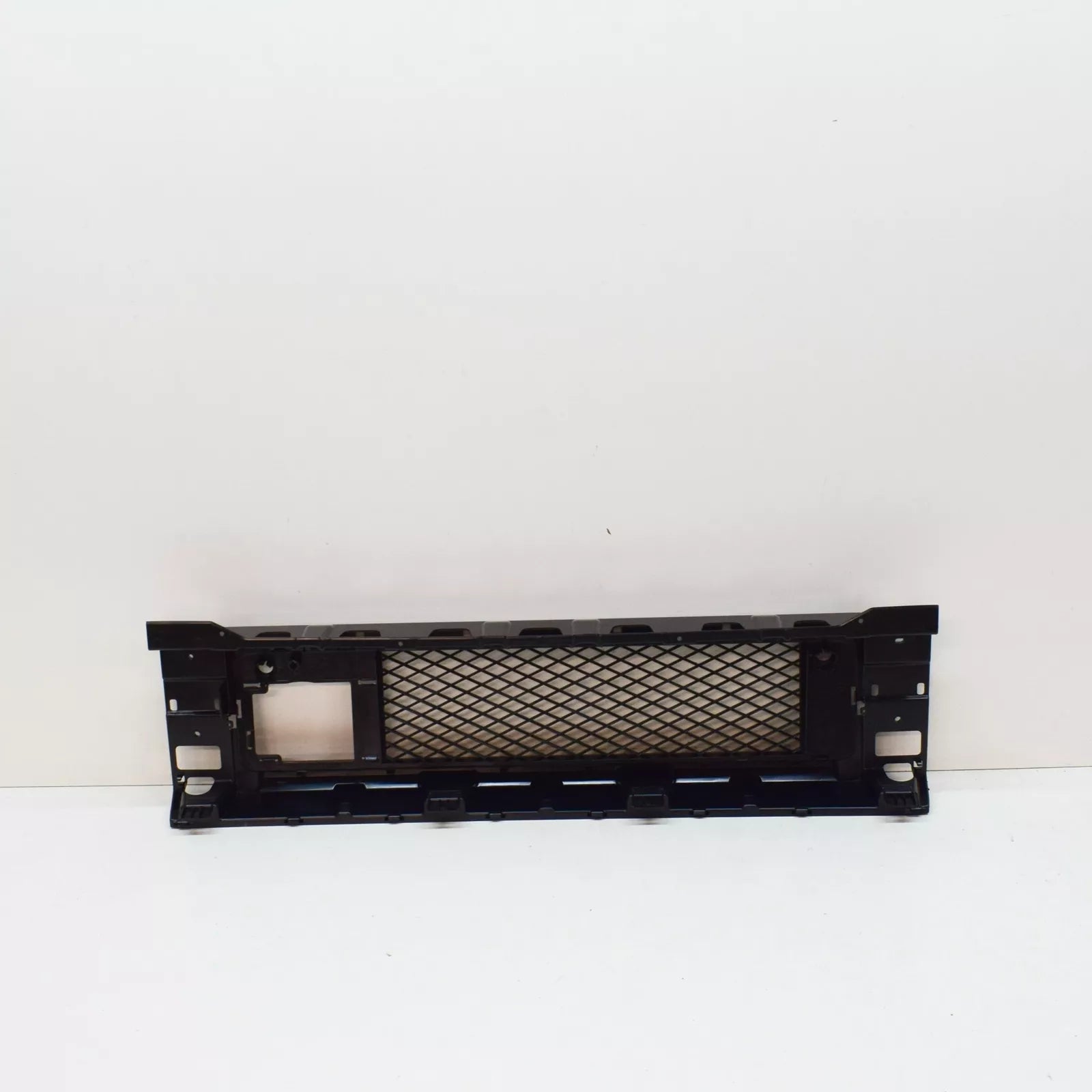 NEW MERCEDES-BENZ G W463 FRONT BUMPER CENTER LOWER GRILLE A4638851100