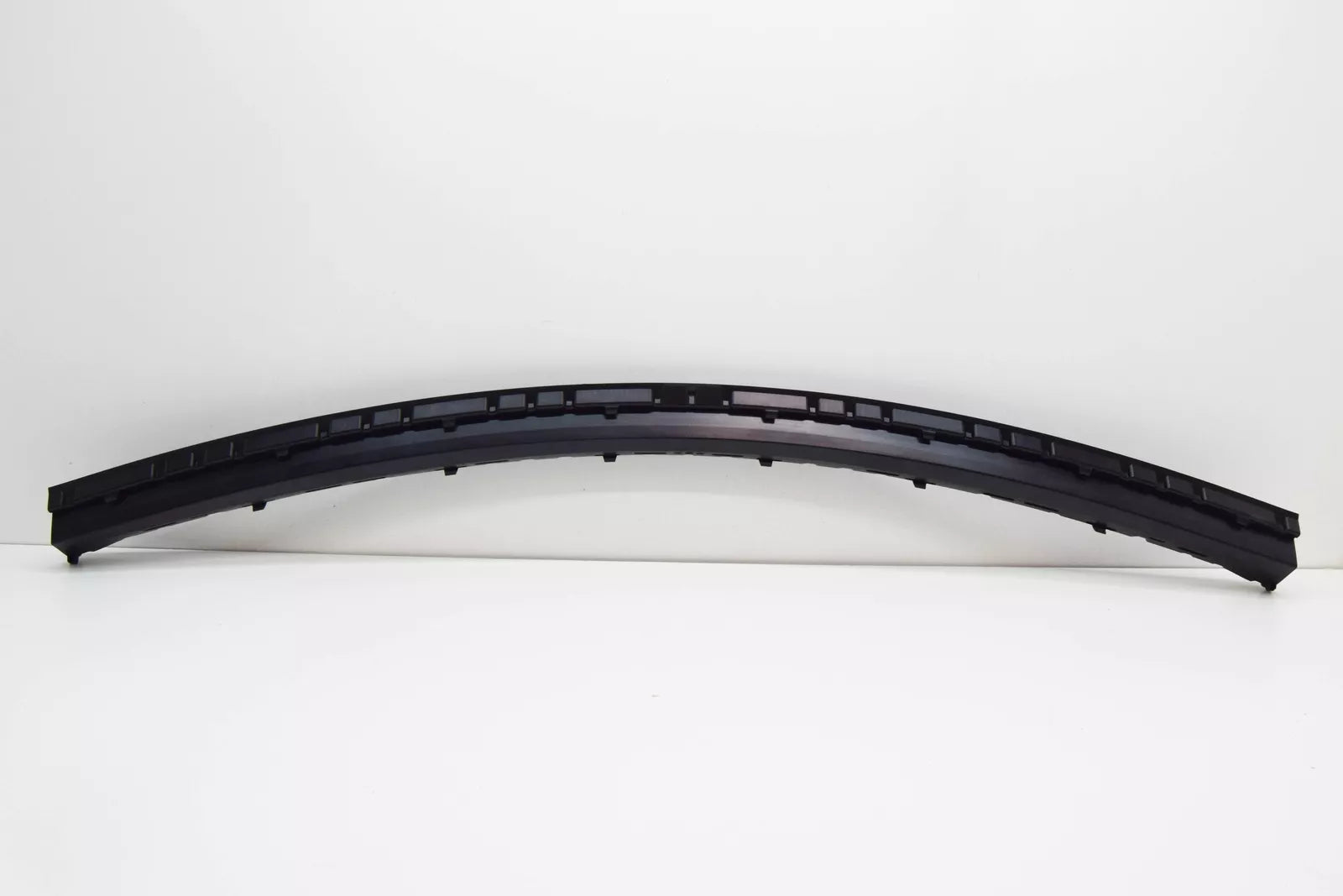 NEW MB CLS C257 FRONT BUMPER LOWER CENTER TRIM MOLDING A2578857704 ORIGINAL