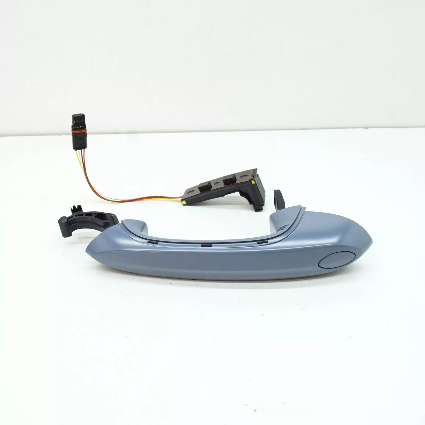 NEW BMW X5 G05 FRONT LEFT DOOR EXTERIOR HANDLE 51215A65DC7 ORIGINAL