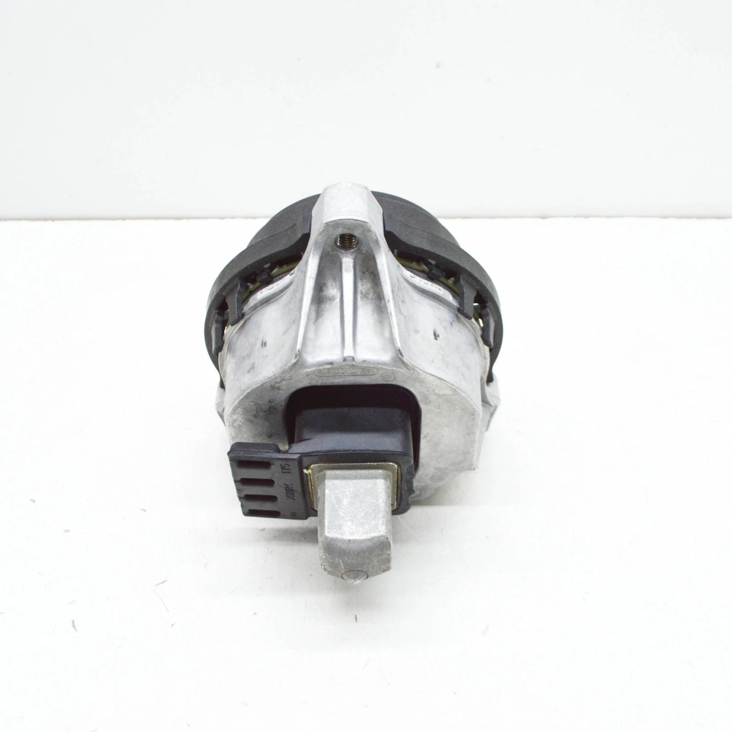 NEW BMW 5 G30 RIGHT SIDE ENGINE MOUNT 22116860464 ORIGINAL