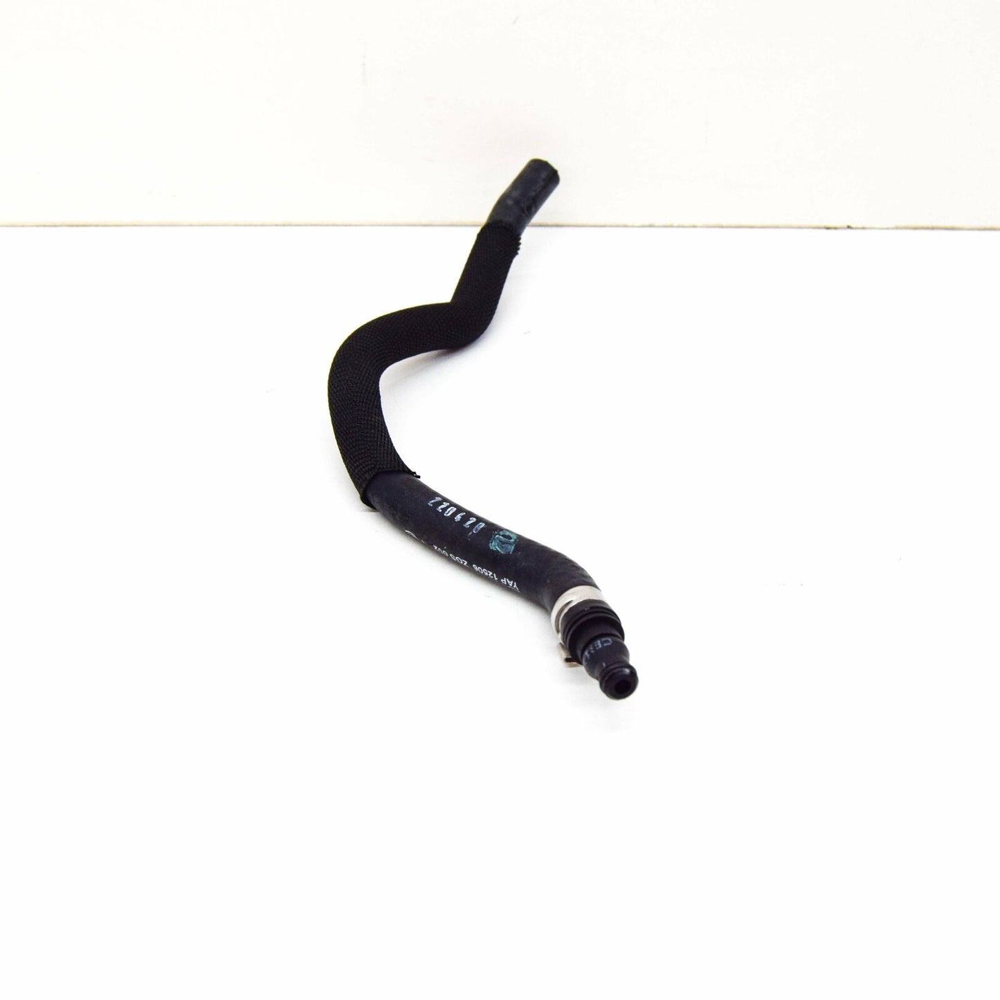 NEW MERCEDES BENZ E W211 BREATHER LINE PIPE HOSE A2115011725 ORIGINAL