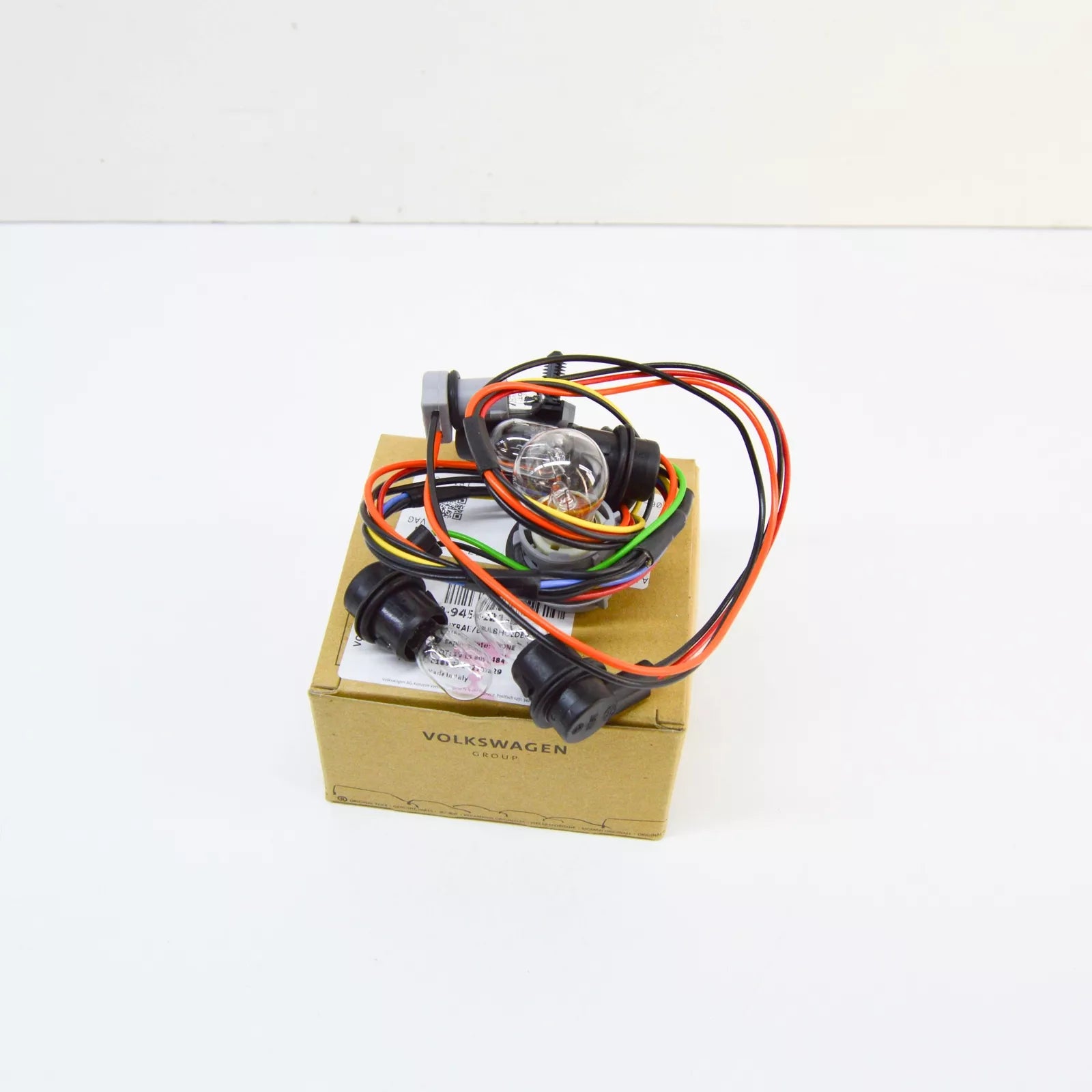 NEW AUDI Q5 8R REAR TAIL LIGHT BULB CARRIER WITH CABLES 8R0945221B