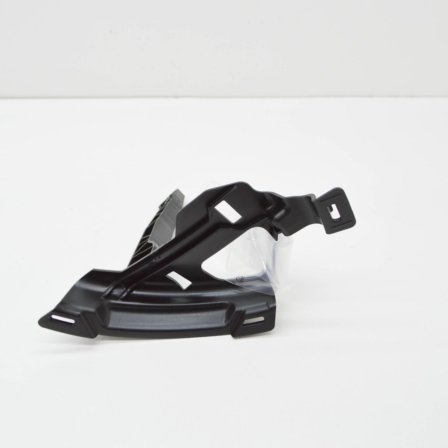 NEW MERCEDES-BENZ C W206 AMG RADIATOR GRILLE RIGHT BRACKET A2068886000 ORIGINAL