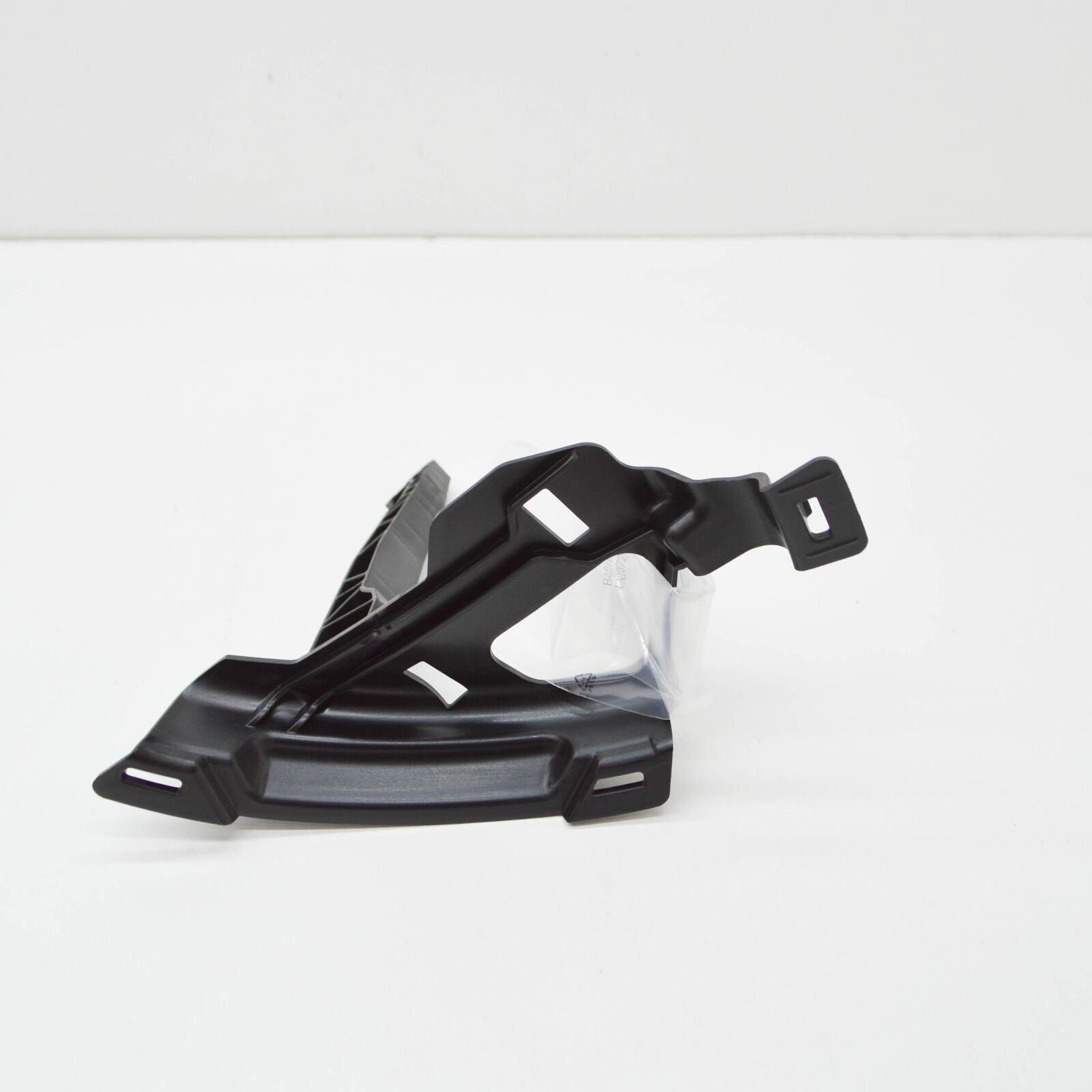 NEW MERCEDES-BENZ C W206 AMG RADIATOR GRILLE RIGHT BRACKET A2068886000 ORIGINAL