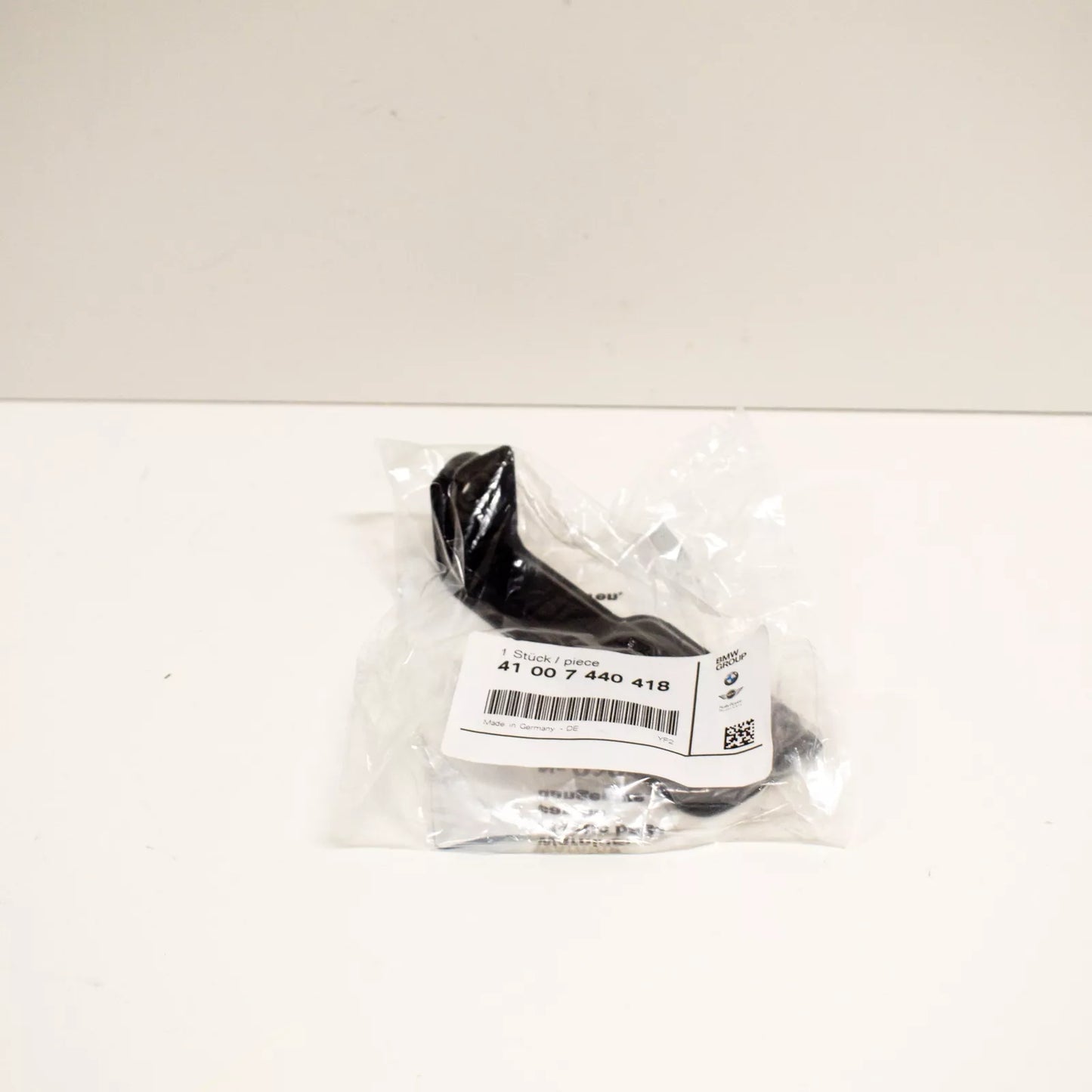 NEW BMW 5 G30 FRONT FENDER UPPER SUPPORT BRACKET 41007440418 ORIGINAL