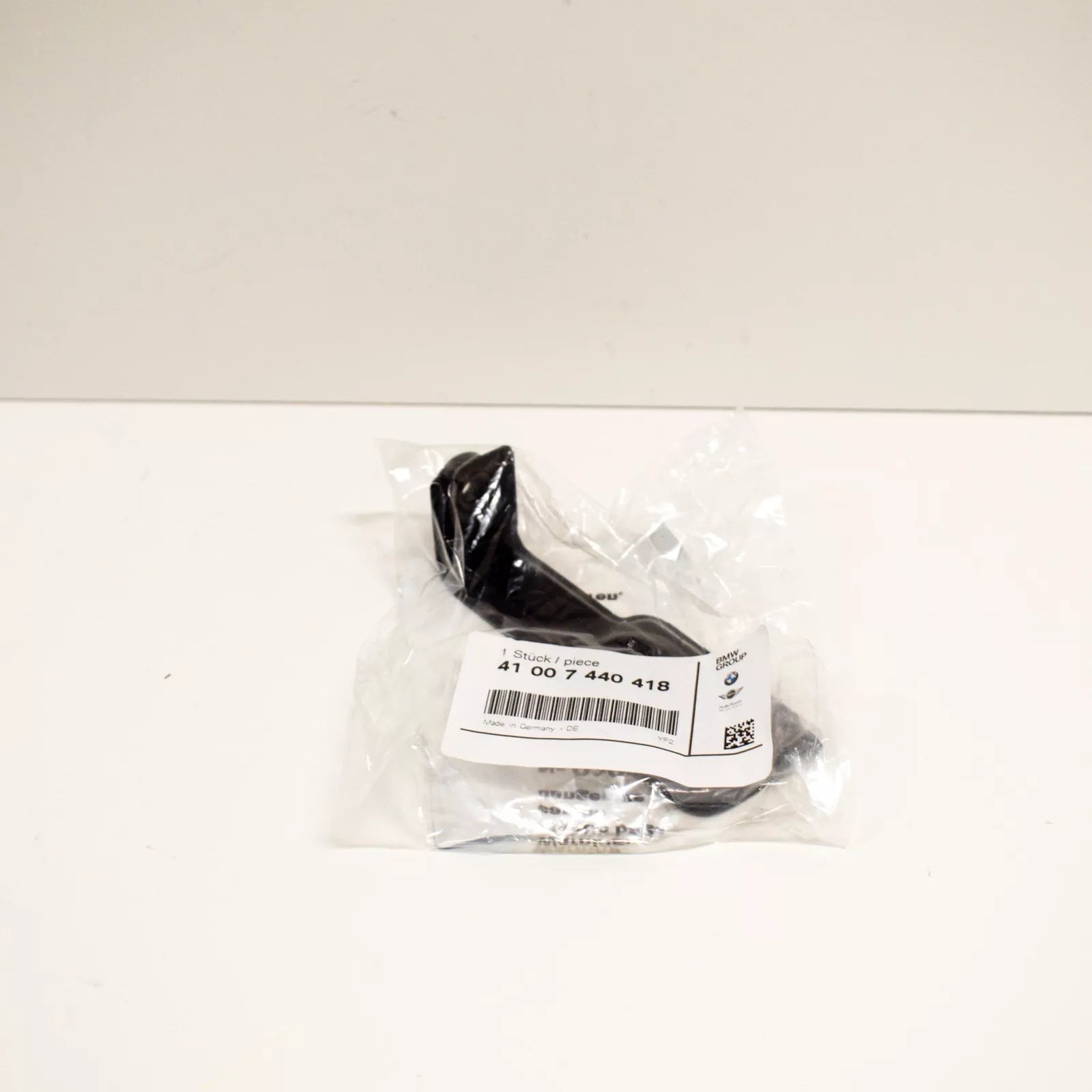 NEW BMW 5 G30 FRONT FENDER UPPER SUPPORT BRACKET 41007440418 ORIGINAL