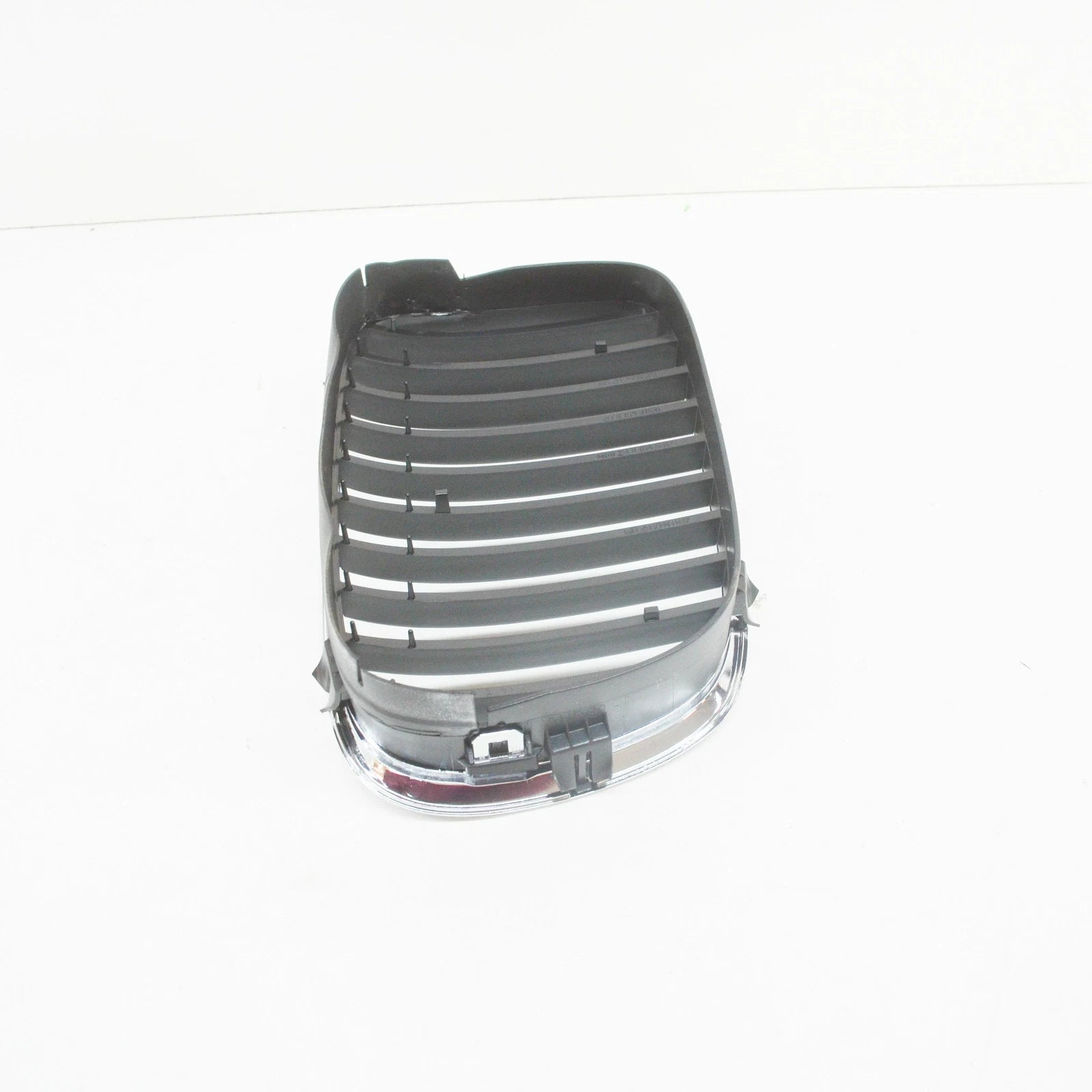 NEW BMW E39 FRONT RADIATOR KIDNEY CHROME GRILLE RIGHT 8184532 51138184532