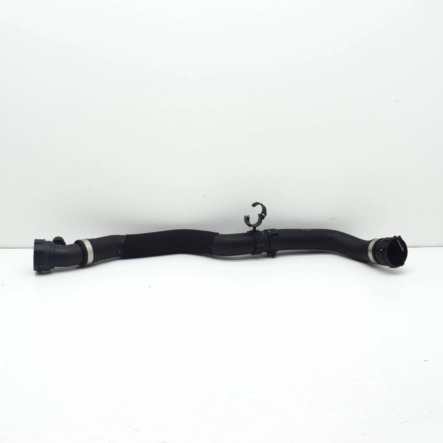 NEW BMW X3 G01 RIGHT WATER RADIATOR HOSE 17127535560 ORIGINAL