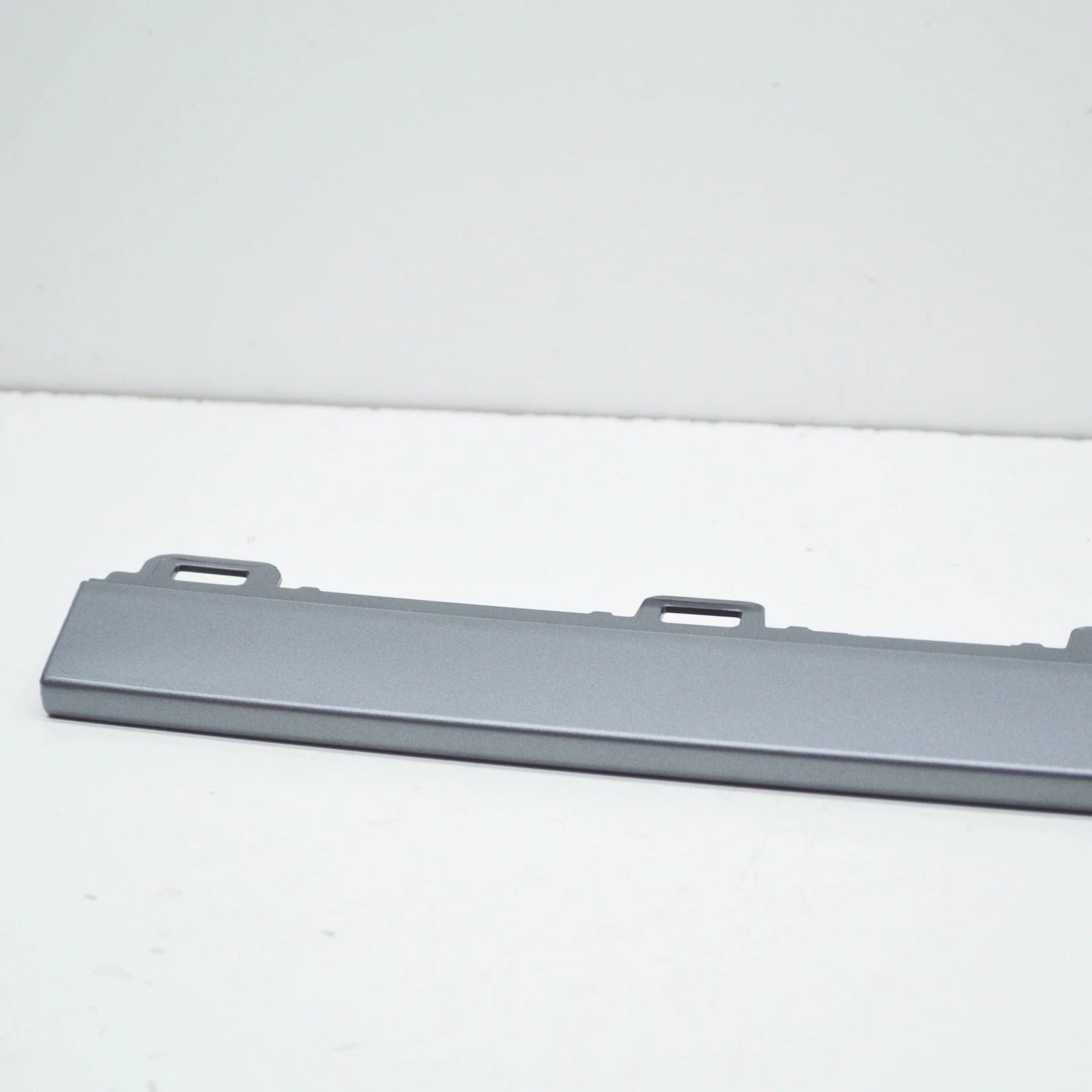 NEW AUDI A1 SPORTBACK GBA REAR BUMPER CENTER MOLDING 82A8076441RR