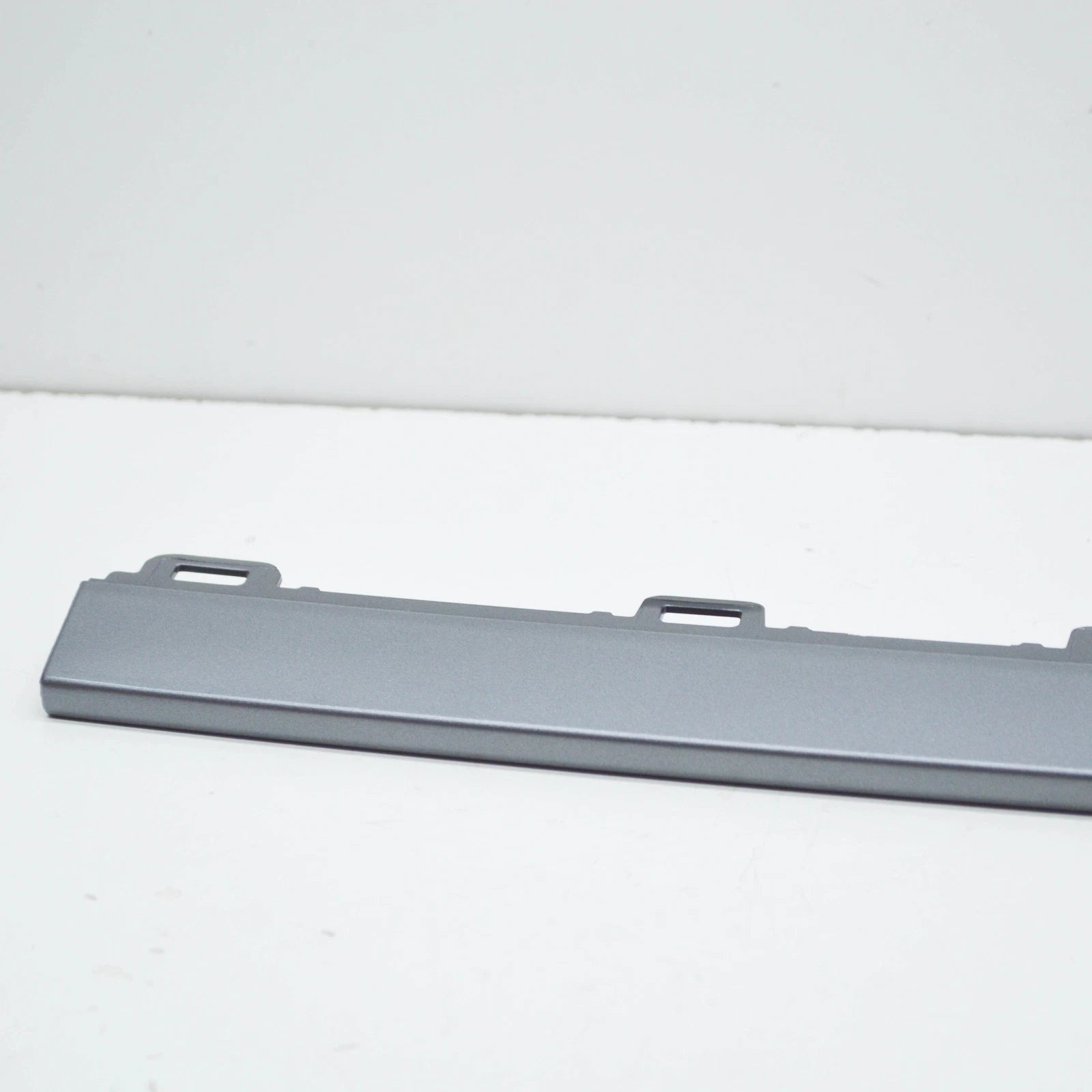 NEW AUDI A1 SPORTBACK GBA REAR BUMPER CENTER MOLDING 82A8076441RR