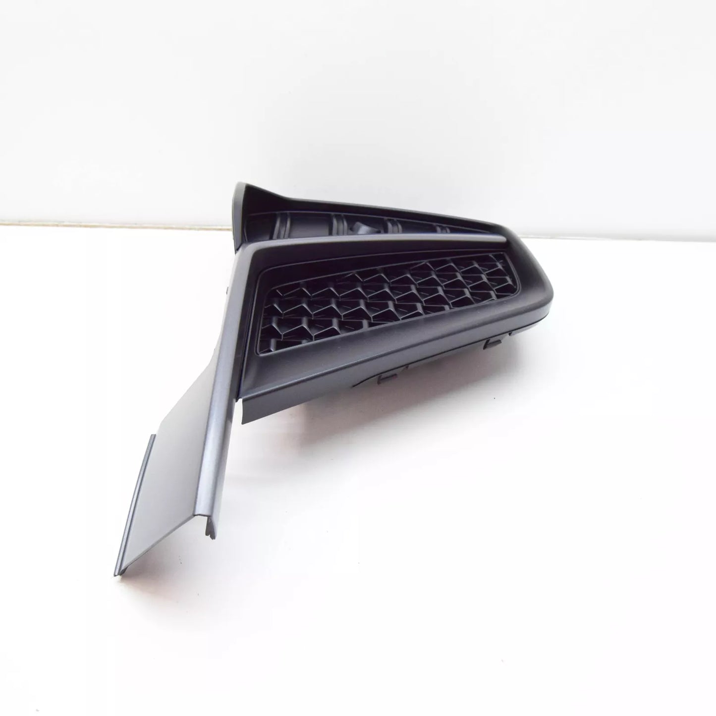 NEW AUDI A1 SPORTBACK GB FRONT RIGHT BUMPER GRILLE 82A807680F1RR ORIGINAL