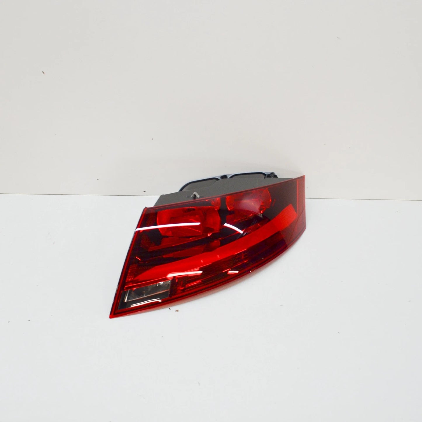 NEW AUDI TTS 8J REAR RIGHT TAILLIGHT USA 8J0945096N ORIGINAL