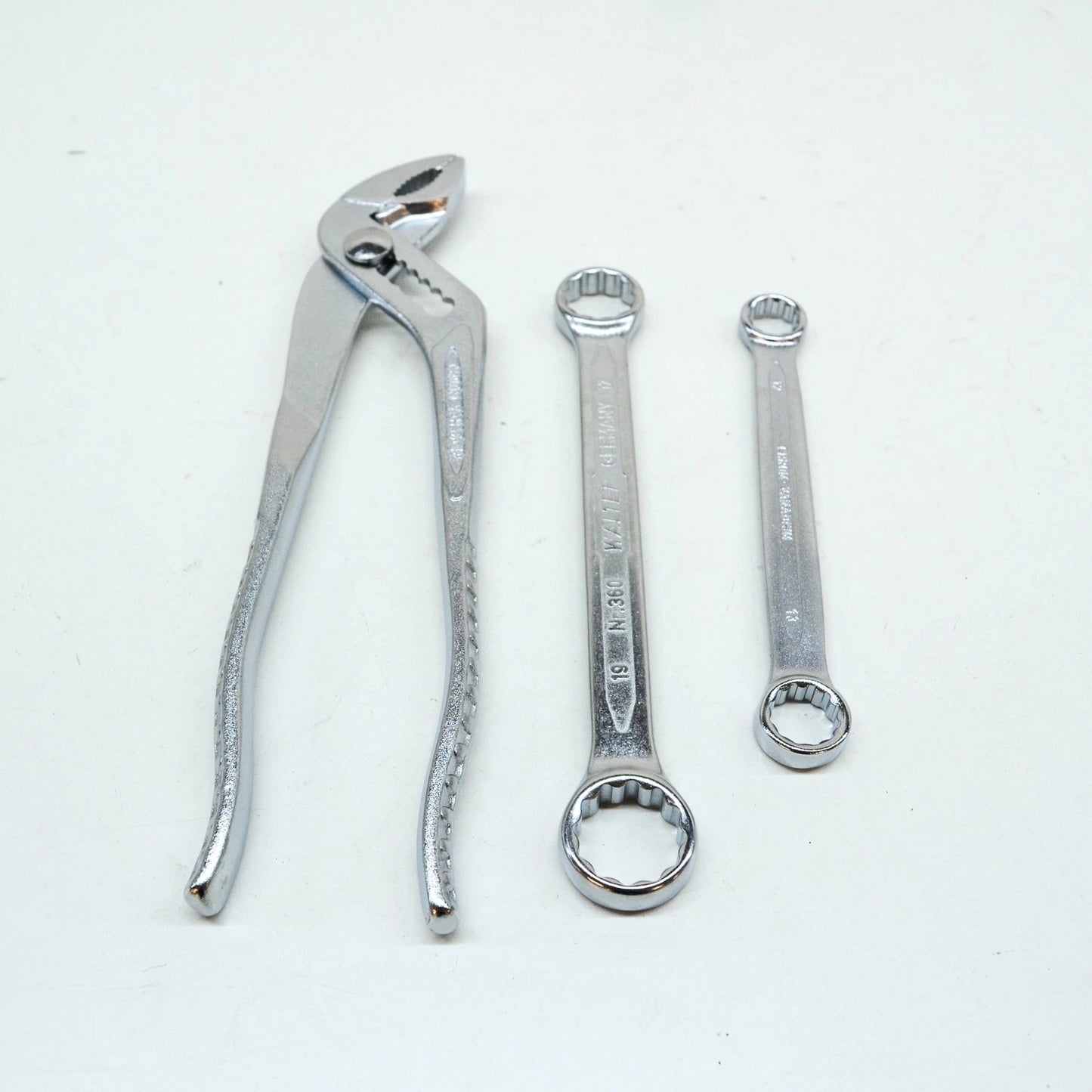 NEW BMW 3 E30 TOOL KIT 71111115329 1115329