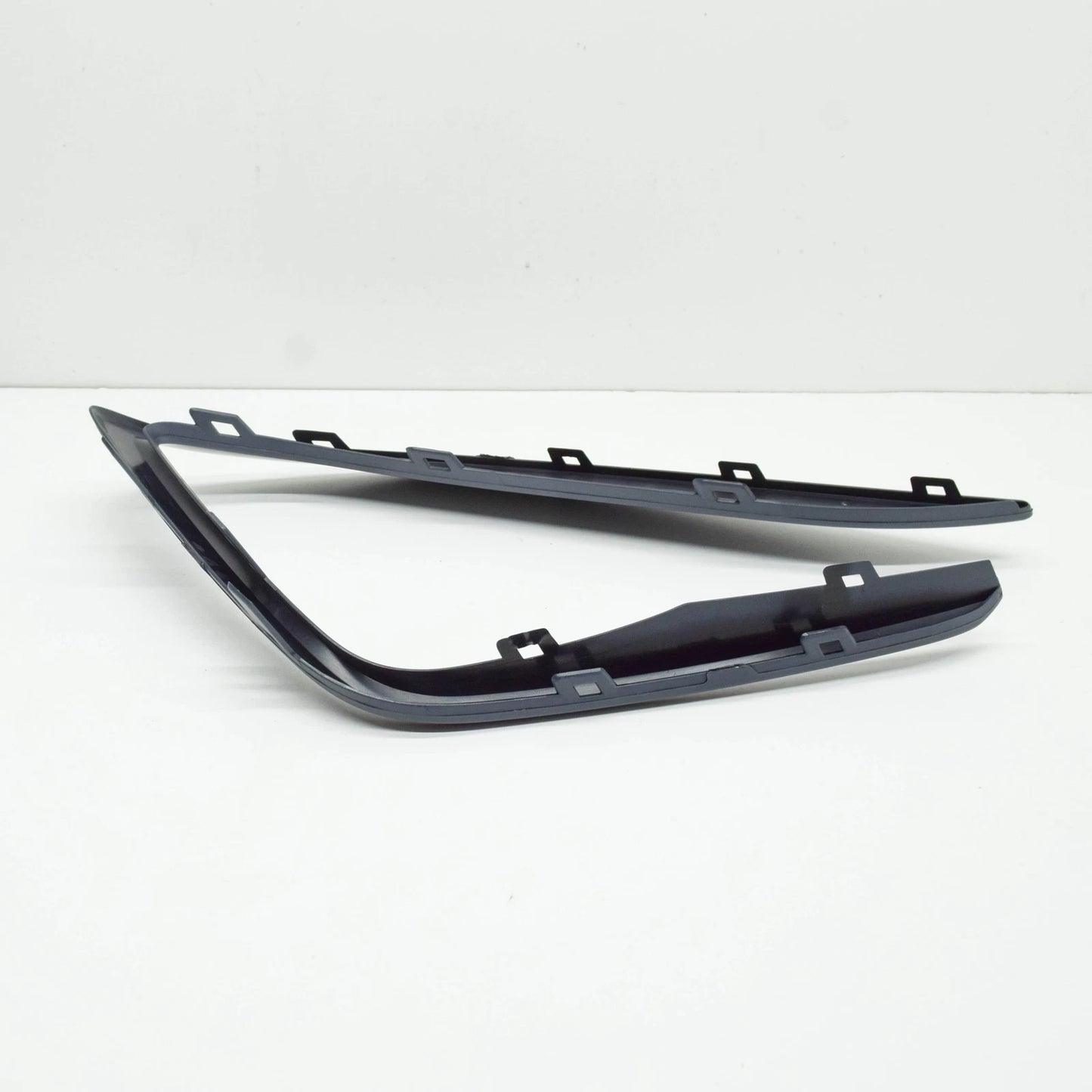 NEW VOLKSWAGEN TIGUAN AD FRONT RIGHT BUMPER GRILLE TRIM 5NN853666FGRU