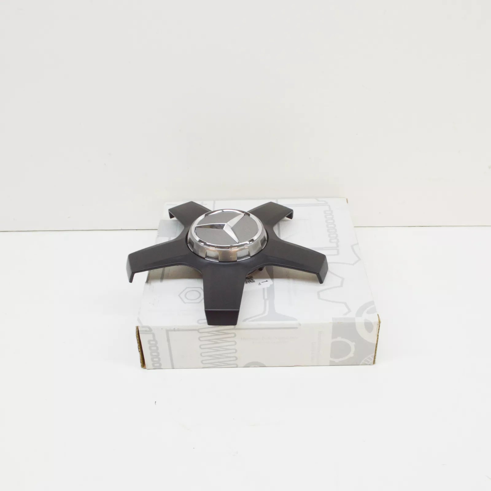 NEW MERCEDES-BENZ CLA C117 WHEEL HUB CAP A00040024009283 ORIGINAL