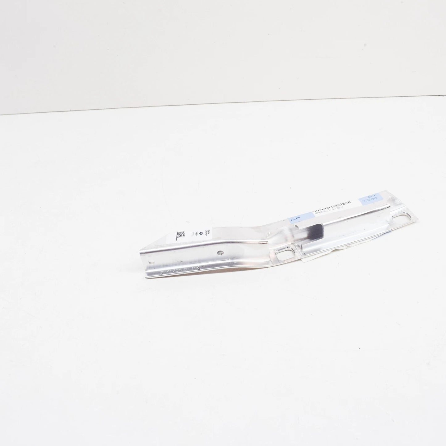 NEW BMW M5 F10 4.4I 412KW FRONT RIGHT RADIATOR BRACKET 17118049256 2012 ORIGINAL