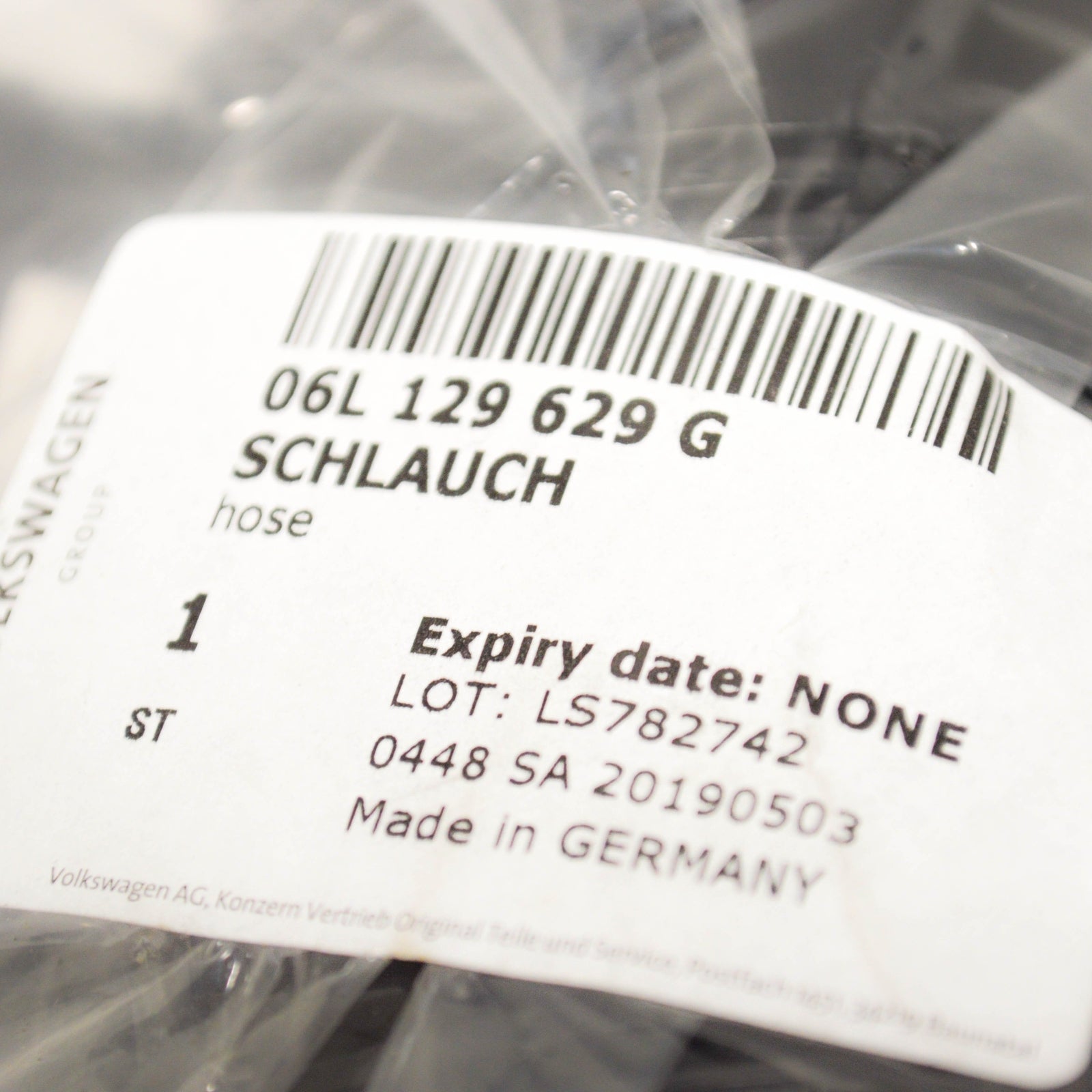 NEW AUDI A4 B9 ENGINE AIR INTAKE HOSE 06L129629G ORIGINAL