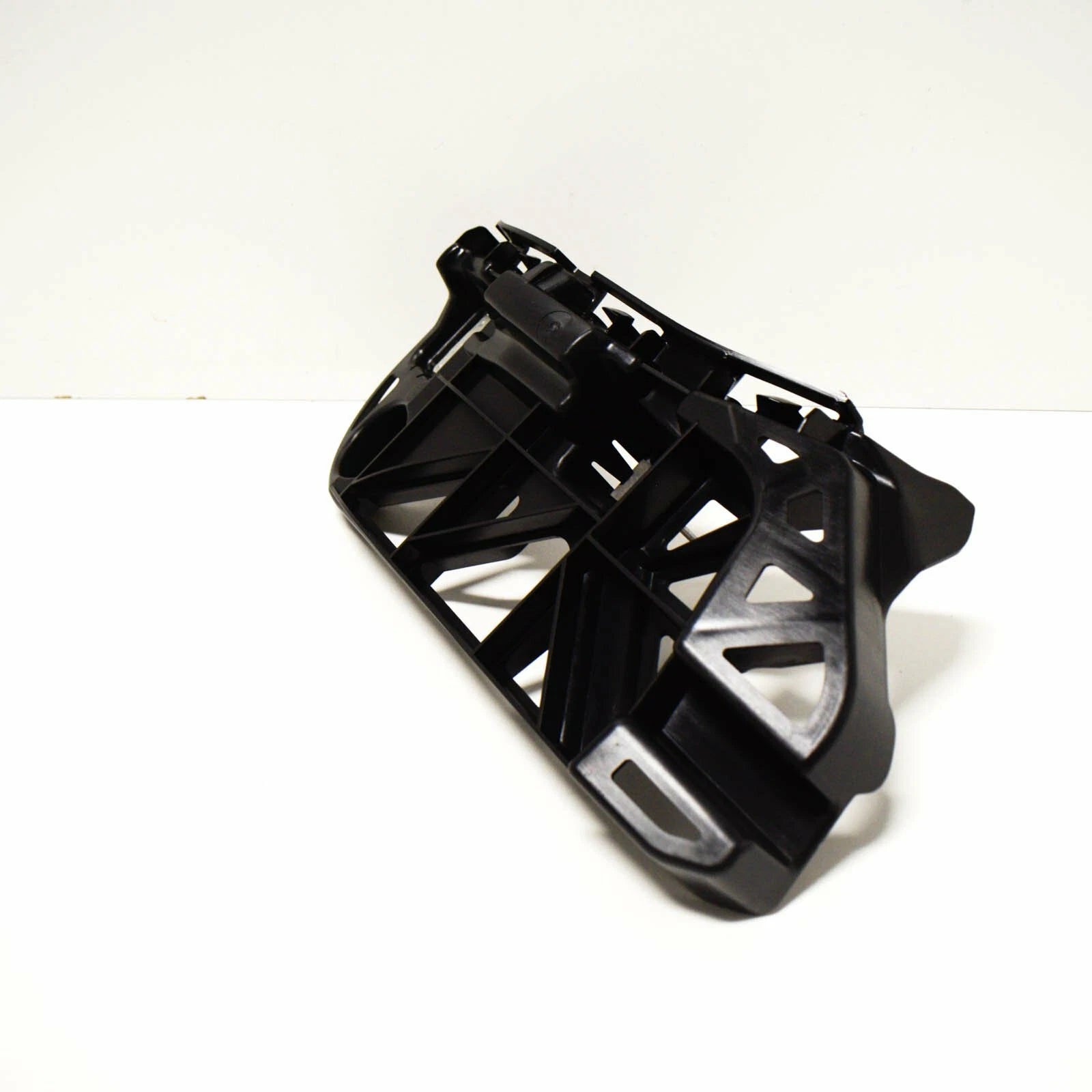 NEW MERCEDES-BENZ CLS C257 REAR LEFT BUMPER BASIC MOUNT A2578805400