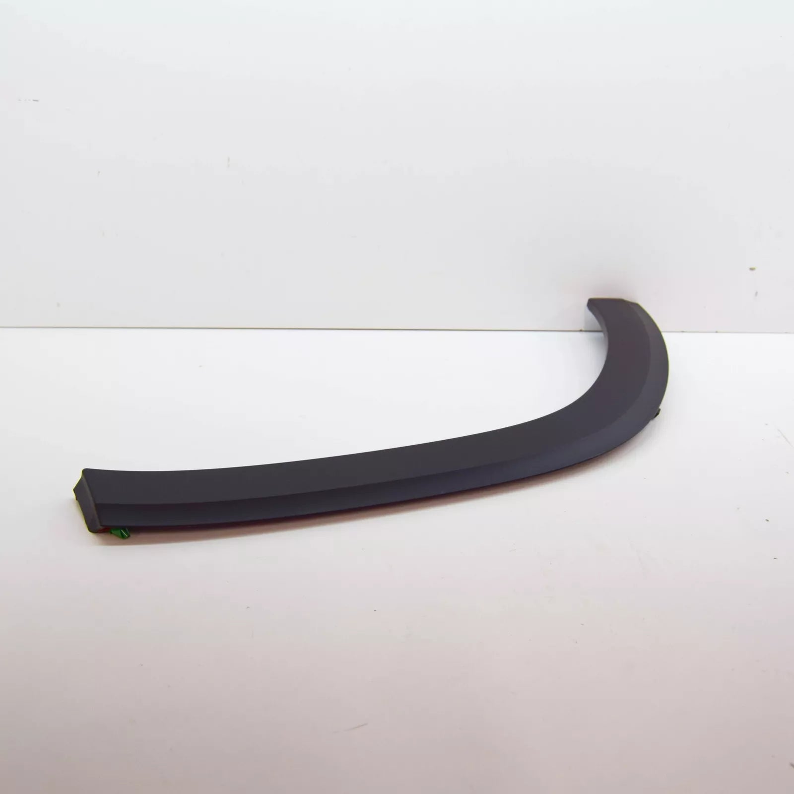 NEW MB GLB X247 REAR RIGHT REARWARD WHEEL ARCH MOLDING A2478850322 ORIGINAL