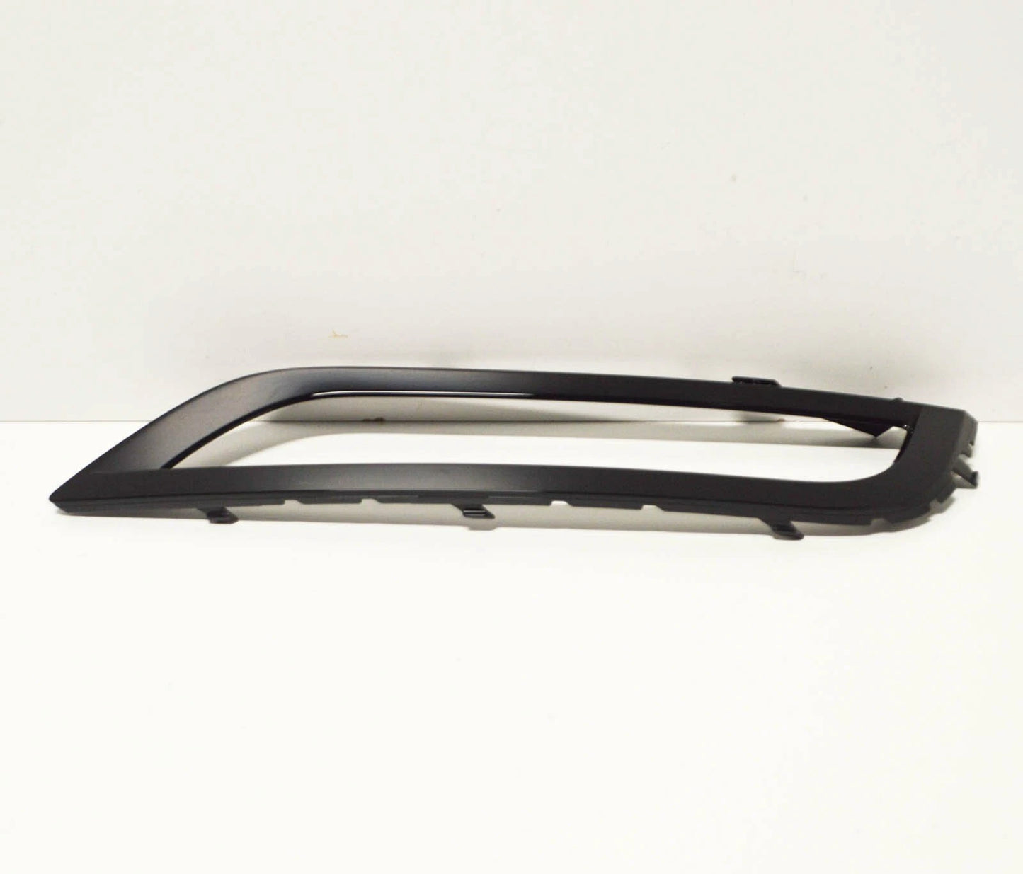 NEW VW PASSAT B7 R-LINE FRONT BUMPER RIGHT TRIM 3AA853212B041