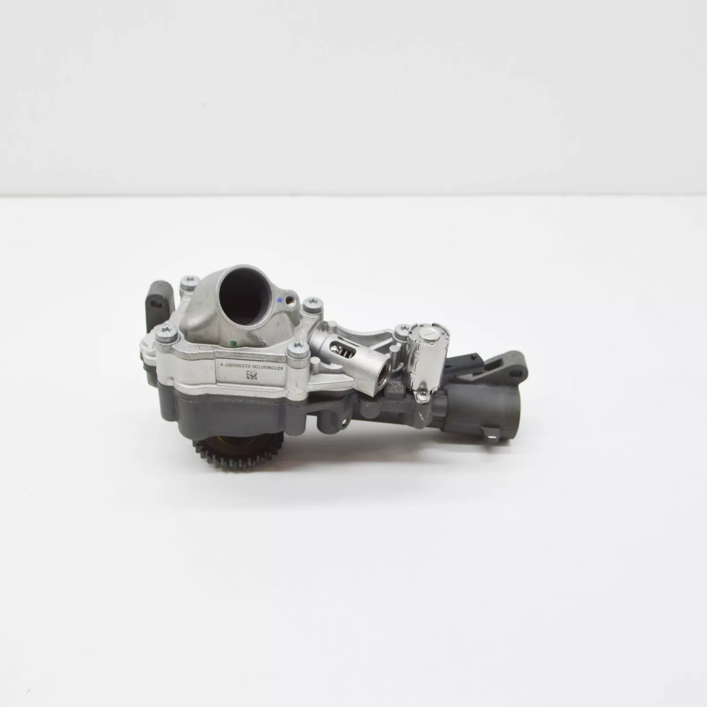 NEW MERCEDES-BENZ A W177 VANE OIL PUMP A2701800700 ORIGINAL