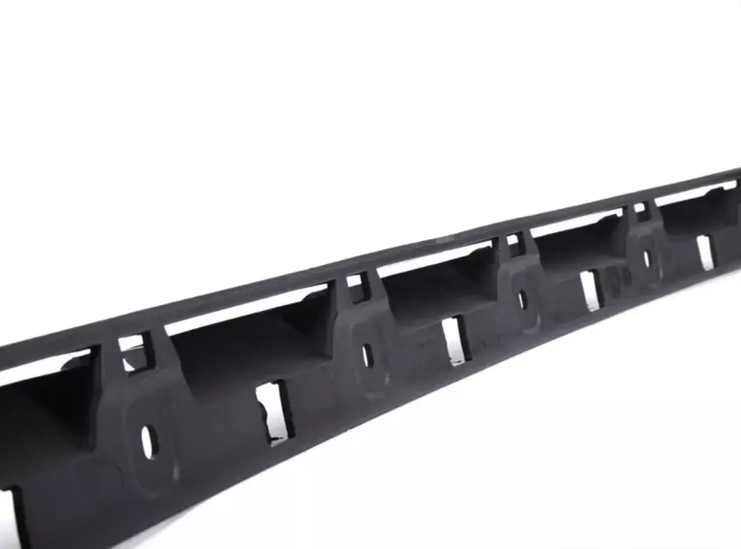 NEW BMW Z4 ROADSTER E85 REAR BUMPER CENTER MOUNT 7016076 51127016076 ORIGINAL