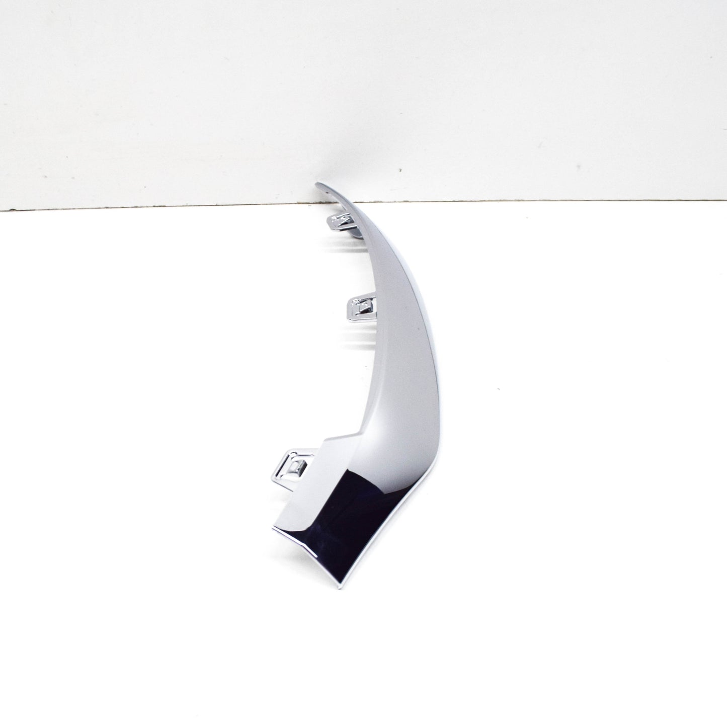 NEW MB GLC X253 FRONT BUMPER LEFT CHROME TRIM A2538852700 ORIGINAL