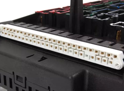 NEW MERCEDES-BENZ ML W163 ELECTRICAL COMPARTMENT RELAY A1635450205 ORIGINAL