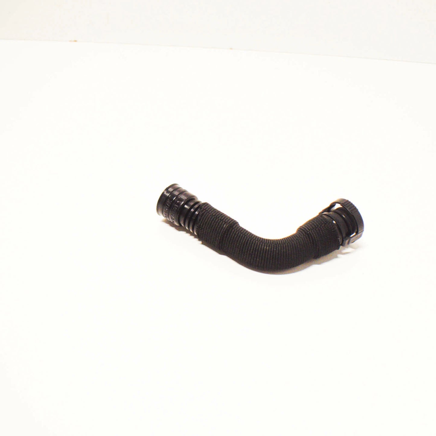 NEW AUDI A3 8P ENGINE CRANKCASE BREATHER VENT HOSE 038103493AC 2011