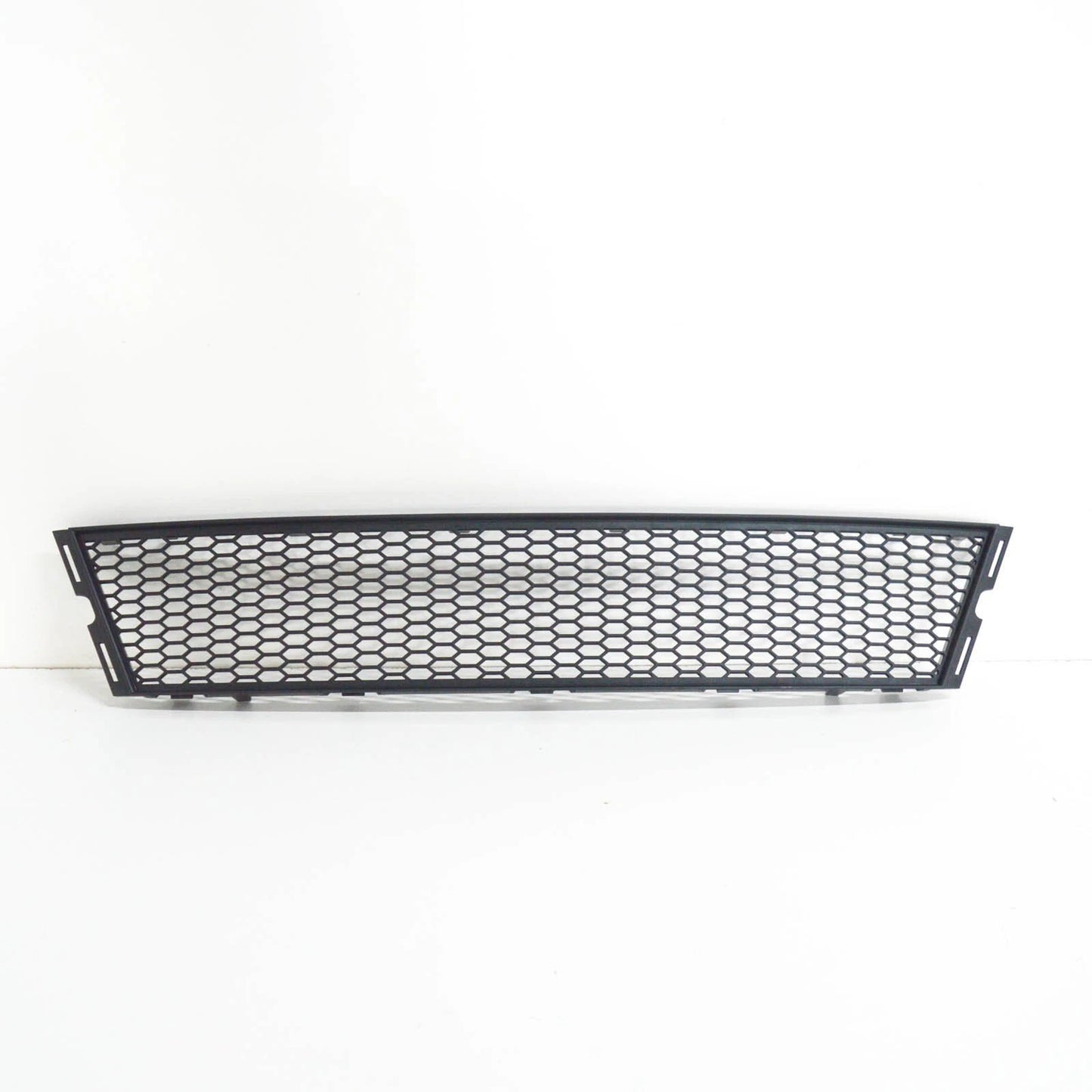 NEW BMW 3 E92 FRONT BUMPER LOWER CENTER GRILLE 51117227889 7227889 2009 ORIGINAL