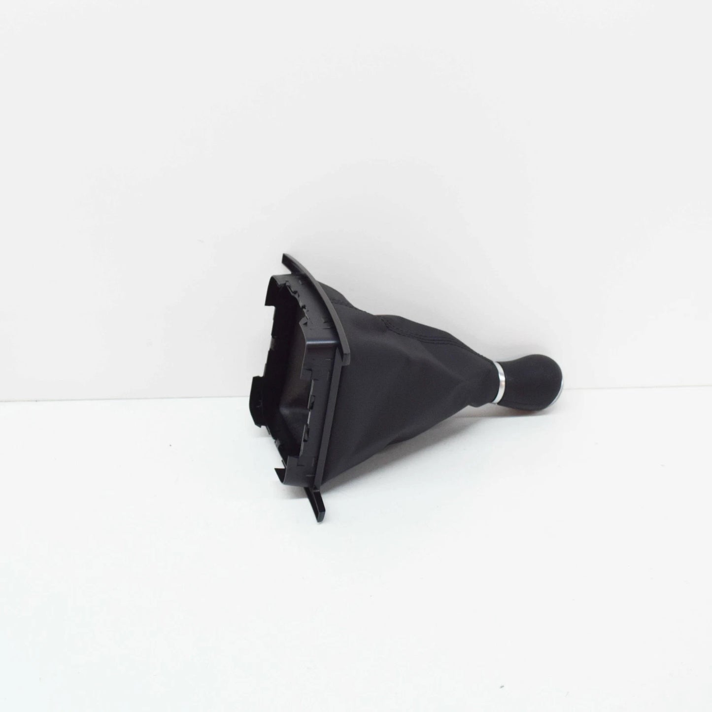 NEW VOLKSWAGEN AMAROK GEAR SHIFT KNOB WITH BOOT 2H0711113NDMQ