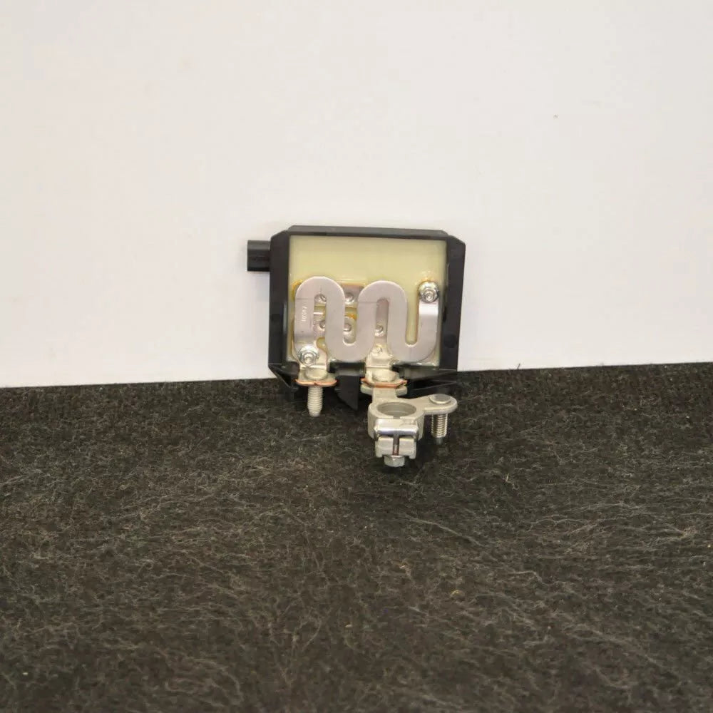 NEW MERCEDES-BENZ C-CLASS W205 BATTERY TRAY CLAMP A0009061505 ORIGINAL